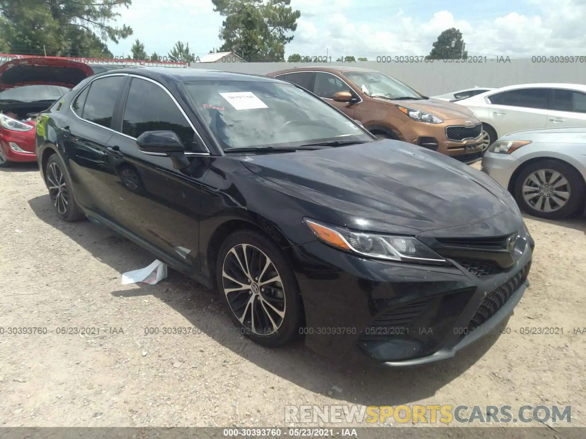 1 Photograph of a damaged car 4T1B11HK9KU188459 TOYOTA CAMRY 2019