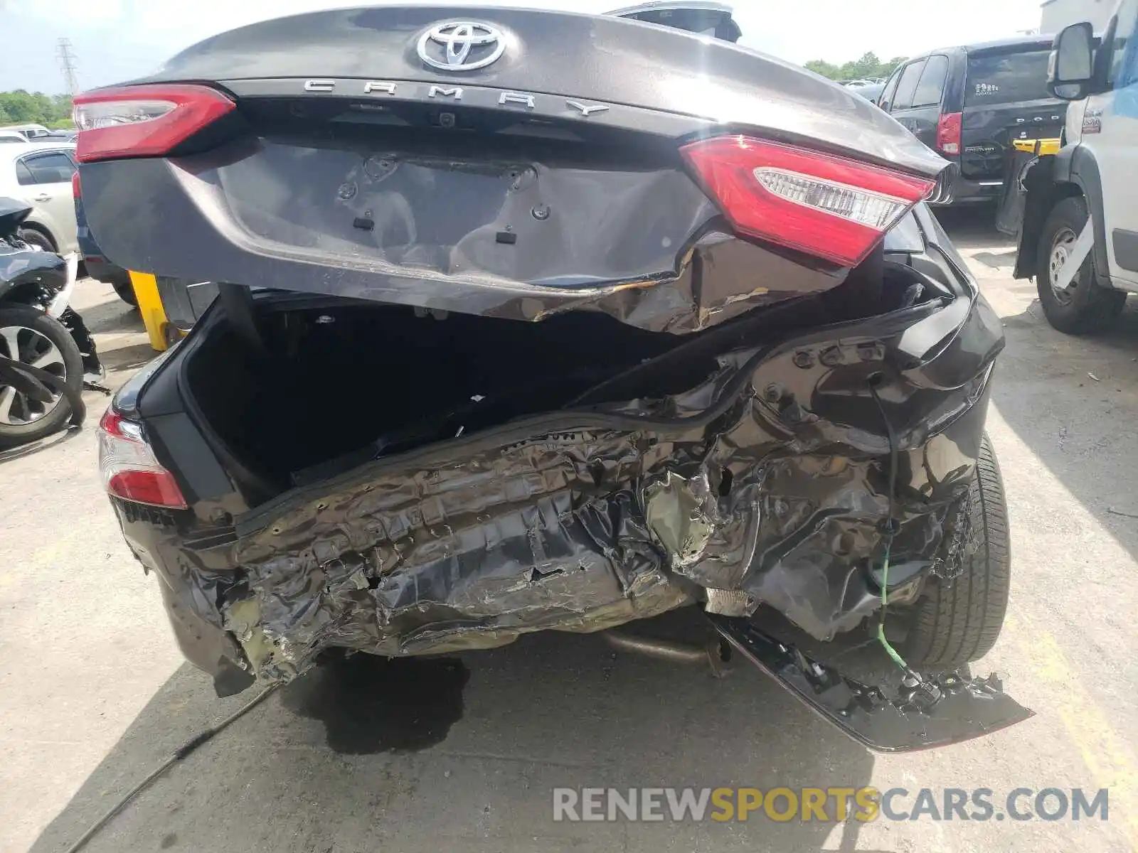 9 Photograph of a damaged car 4T1B11HK9KU188719 TOYOTA CAMRY 2019