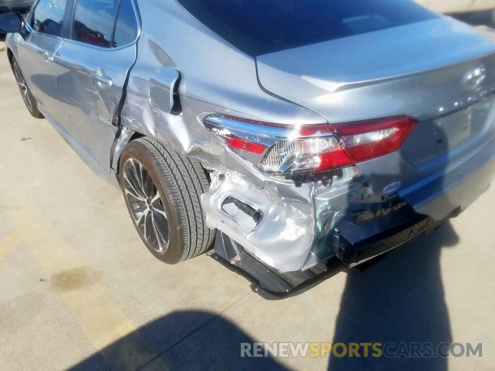 9 Photograph of a damaged car 4T1B11HK9KU194973 TOYOTA CAMRY 2019