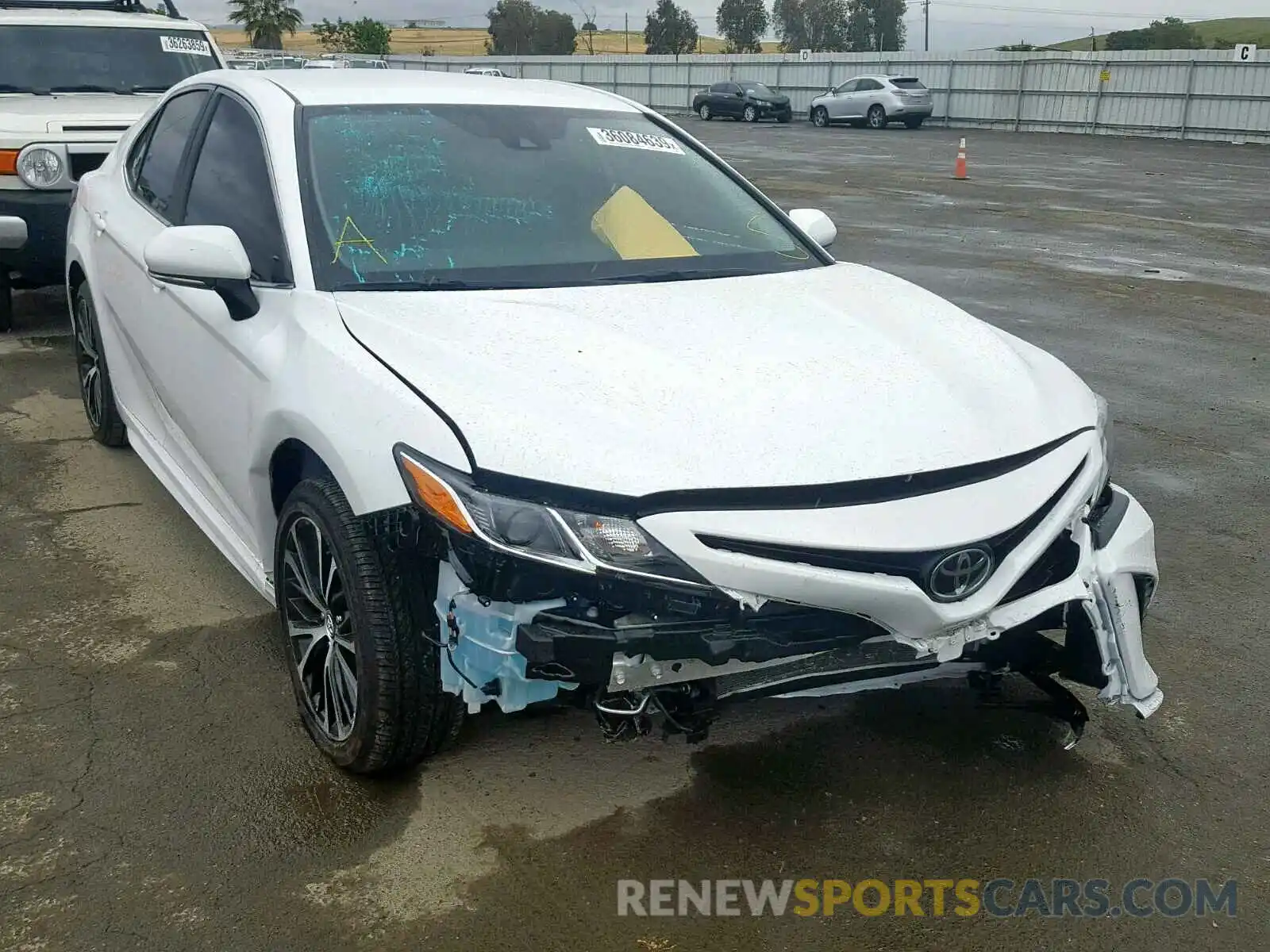 1 Photograph of a damaged car 4T1B11HK9KU195718 TOYOTA CAMRY 2019