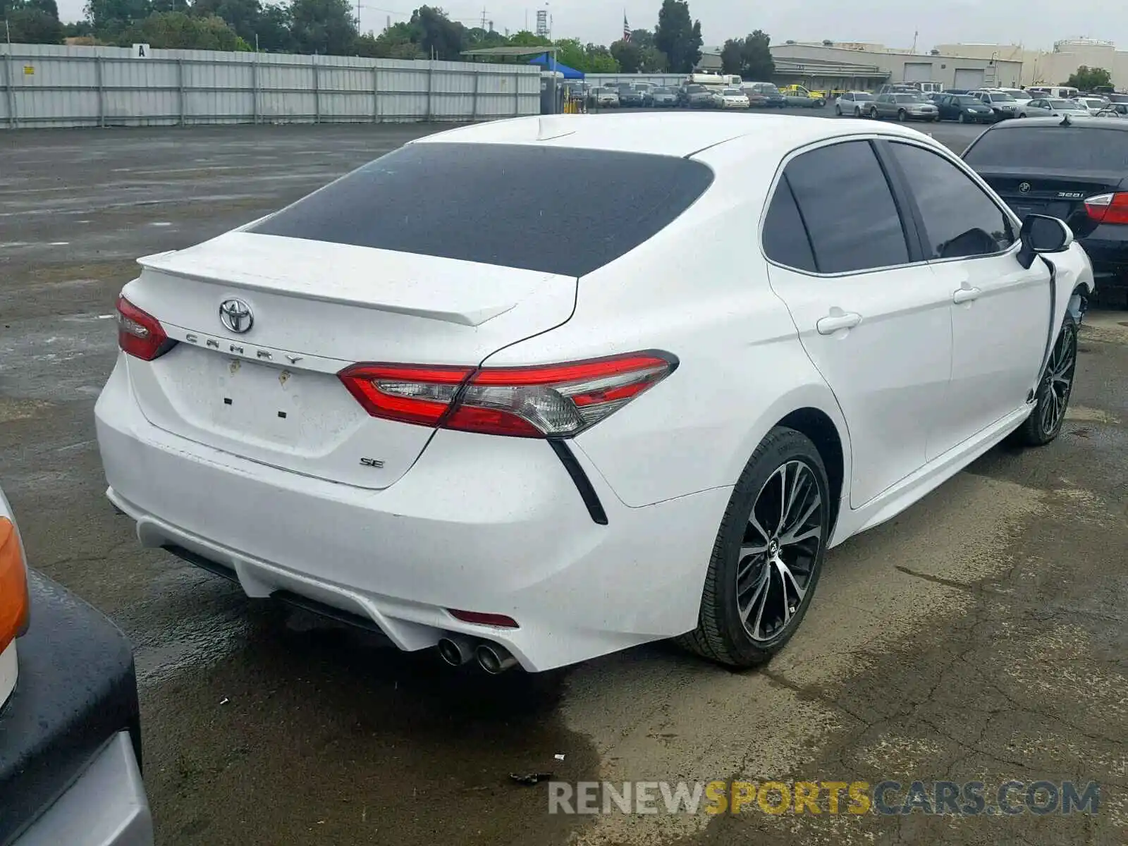 4 Photograph of a damaged car 4T1B11HK9KU195718 TOYOTA CAMRY 2019