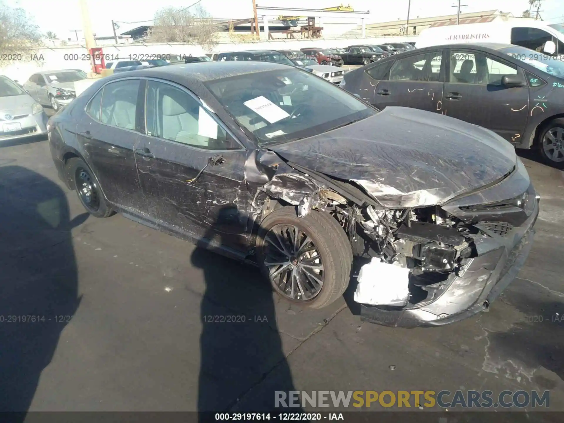 1 Photograph of a damaged car 4T1B11HK9KU196111 TOYOTA CAMRY 2019