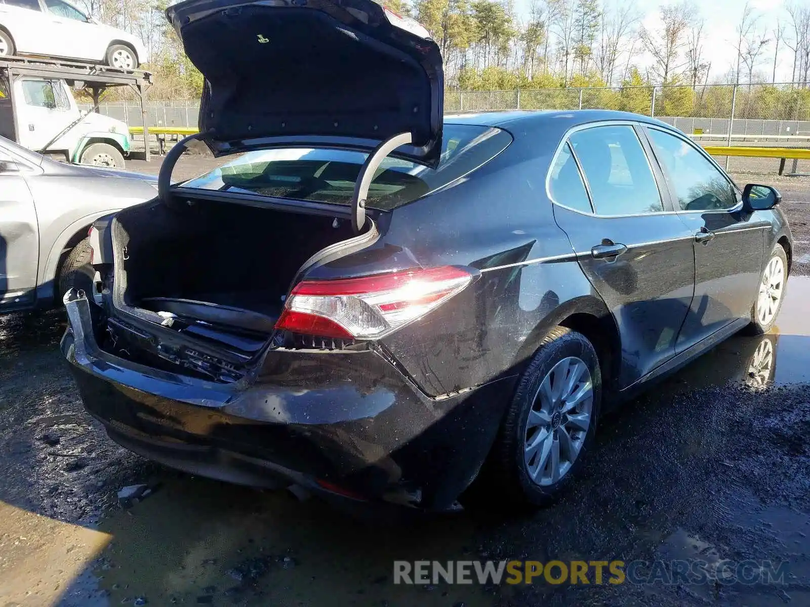 4 Photograph of a damaged car 4T1B11HK9KU196254 TOYOTA CAMRY 2019