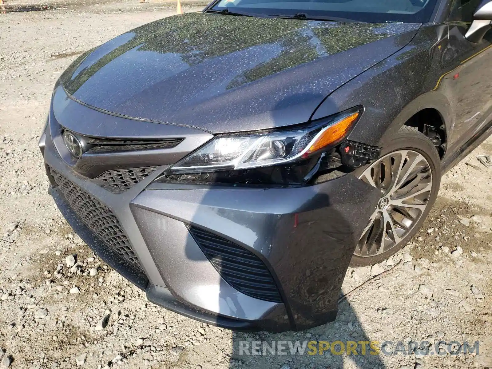 9 Photograph of a damaged car 4T1B11HK9KU196464 TOYOTA CAMRY 2019