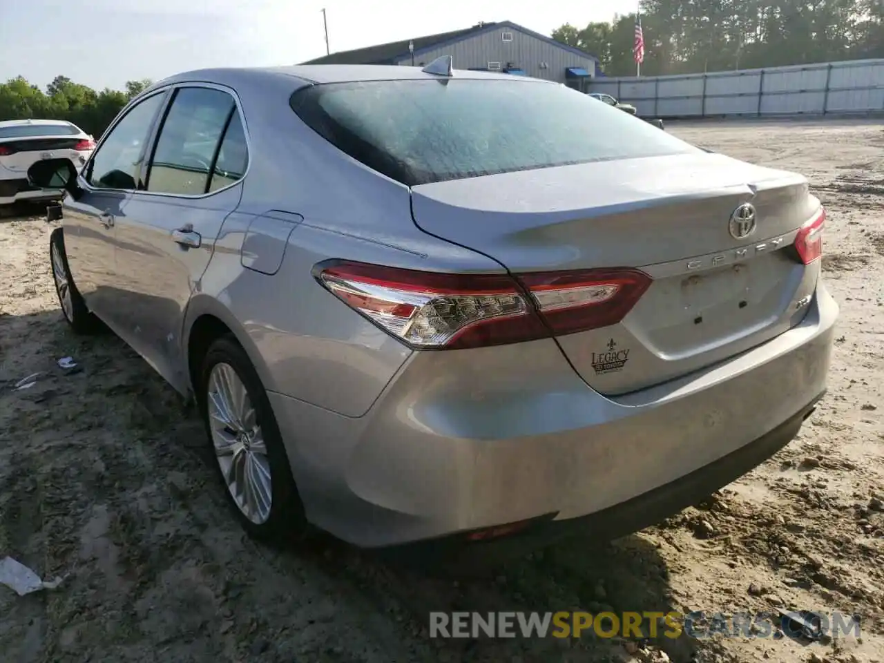 3 Photograph of a damaged car 4T1B11HK9KU197324 TOYOTA CAMRY 2019