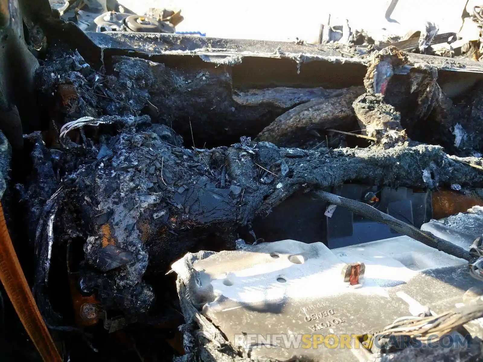 8 Photograph of a damaged car 4T1B11HK9KU199185 TOYOTA CAMRY 2019
