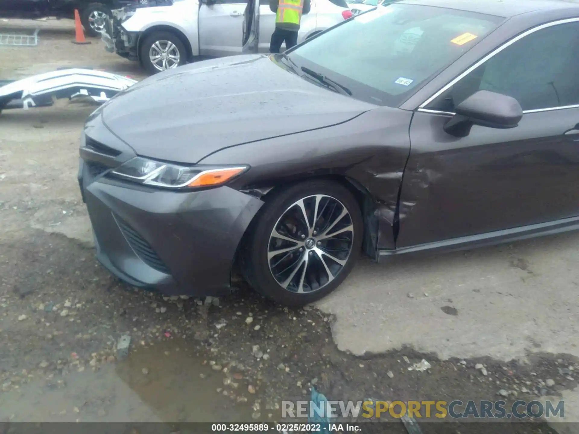 6 Photograph of a damaged car 4T1B11HK9KU202778 TOYOTA CAMRY 2019