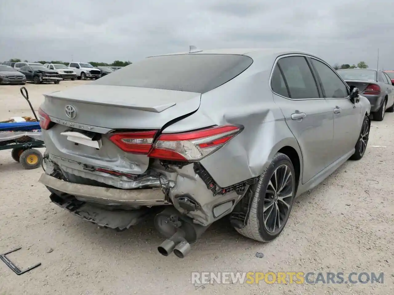 4 Photograph of a damaged car 4T1B11HK9KU203459 TOYOTA CAMRY 2019