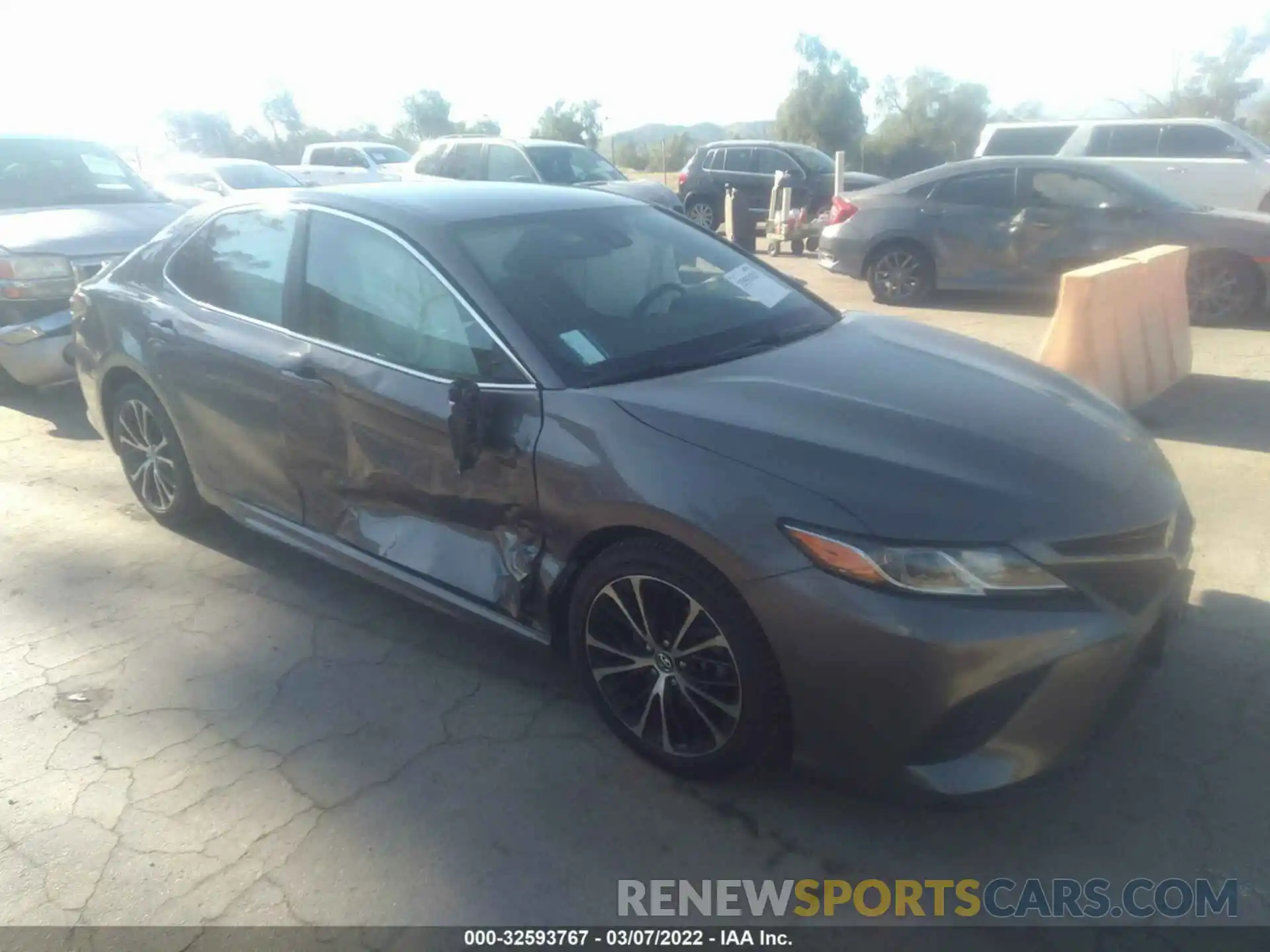 1 Photograph of a damaged car 4T1B11HK9KU204613 TOYOTA CAMRY 2019