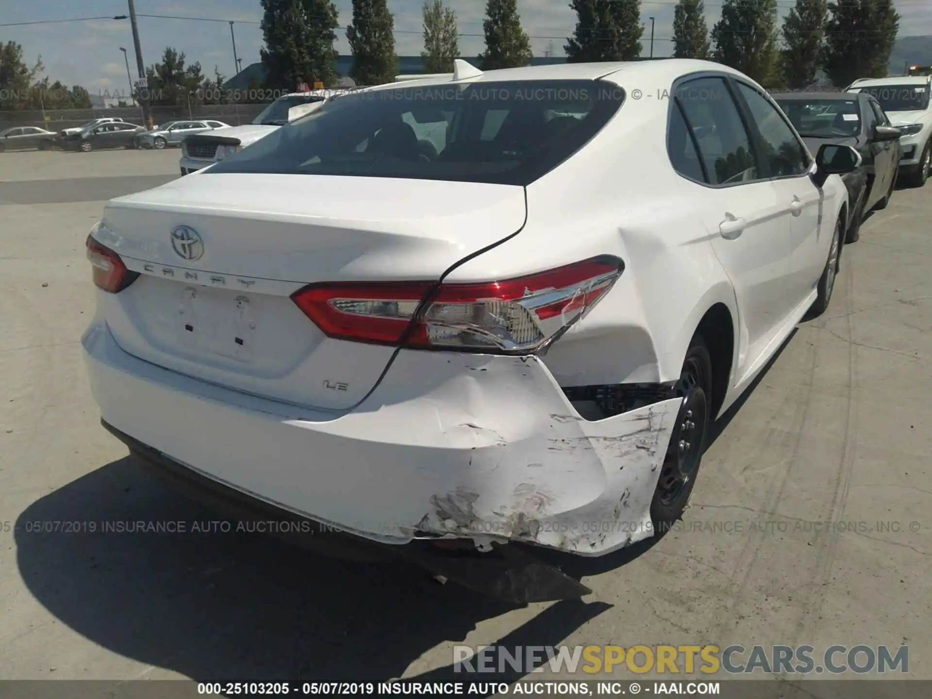 4 Фотография поврежденного автомобиля 4T1B11HK9KU205227 TOYOTA CAMRY 2019