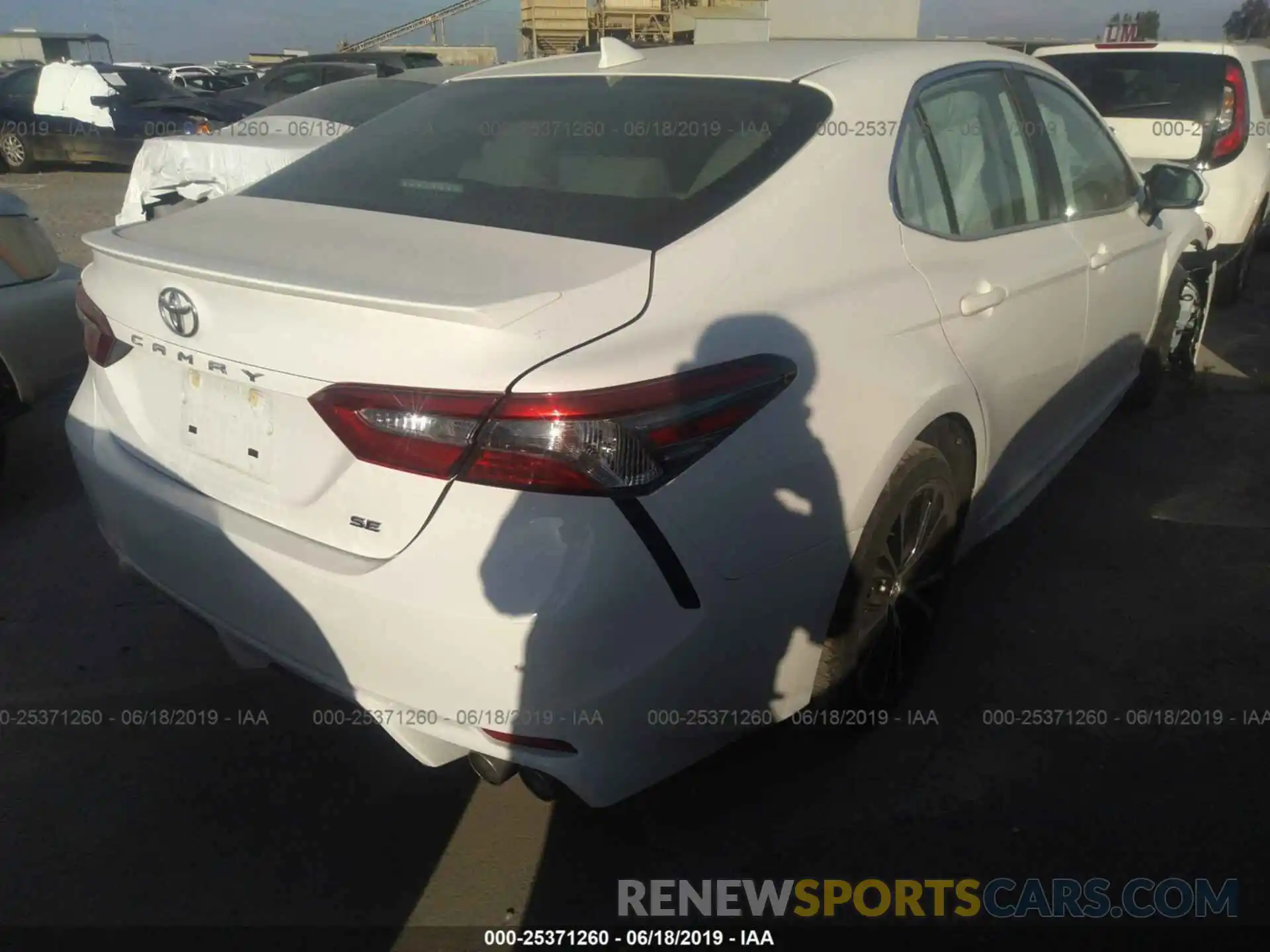 4 Фотография поврежденного автомобиля 4T1B11HK9KU205308 TOYOTA CAMRY 2019