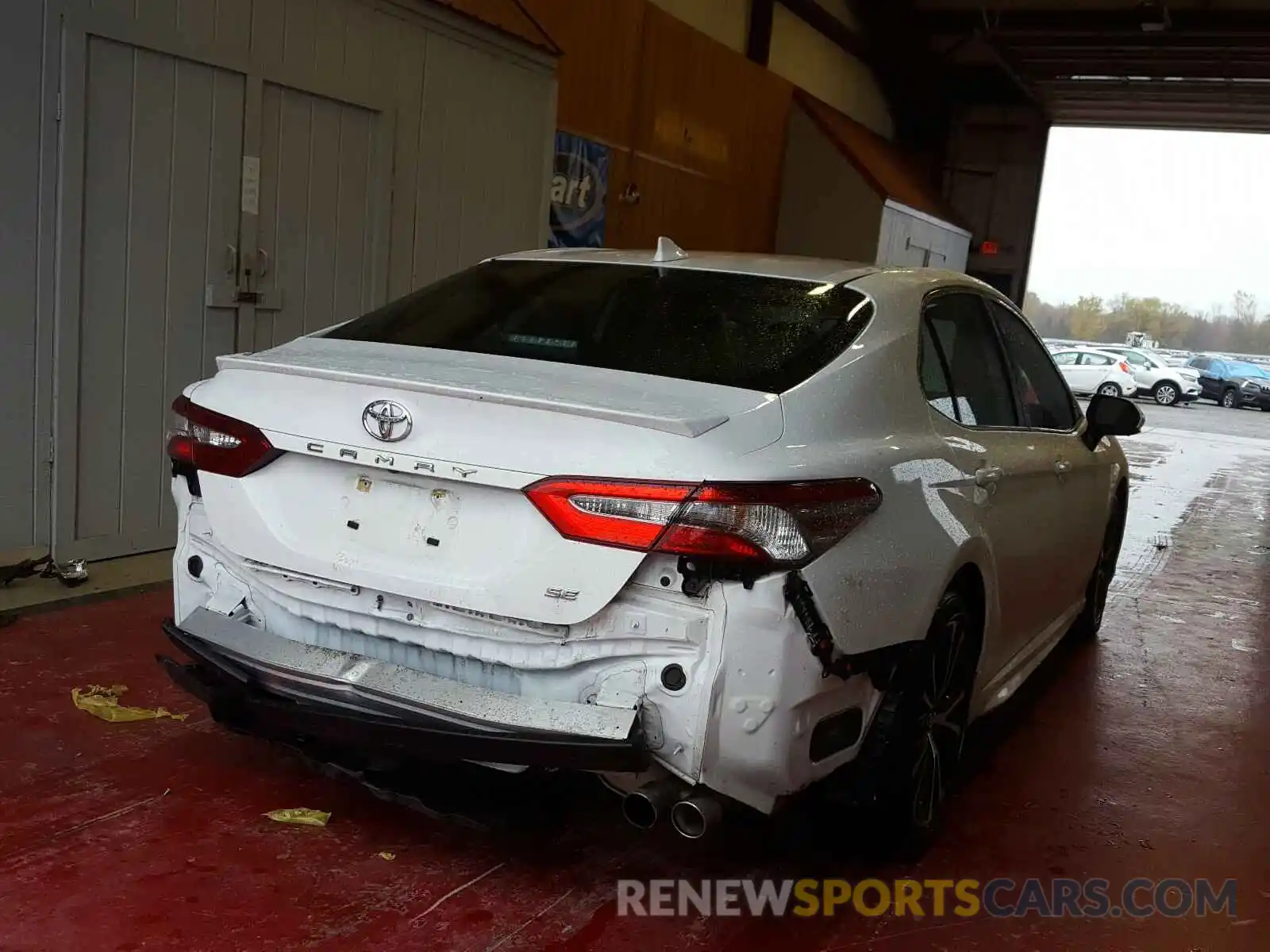 4 Photograph of a damaged car 4T1B11HK9KU205860 TOYOTA CAMRY 2019