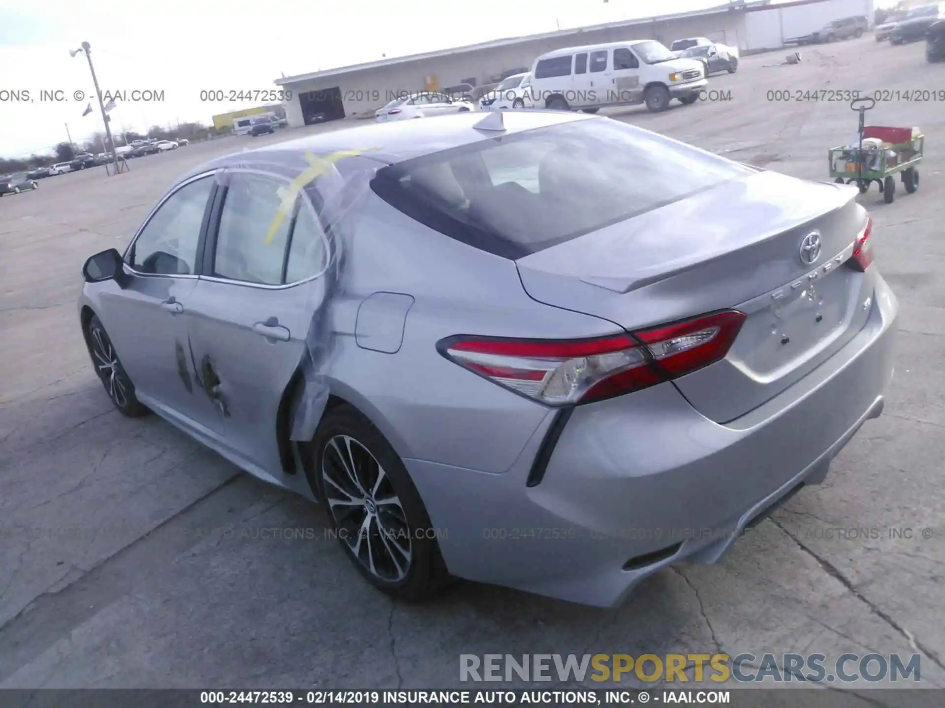 3 Photograph of a damaged car 4T1B11HK9KU206250 TOYOTA CAMRY 2019