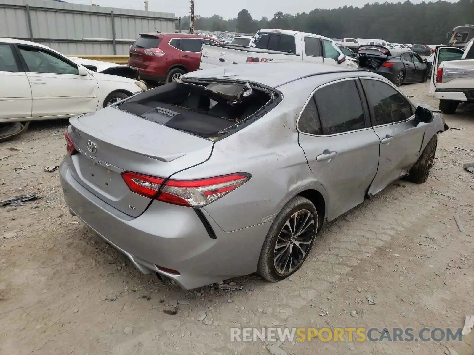 4 Photograph of a damaged car 4T1B11HK9KU208161 TOYOTA CAMRY 2019