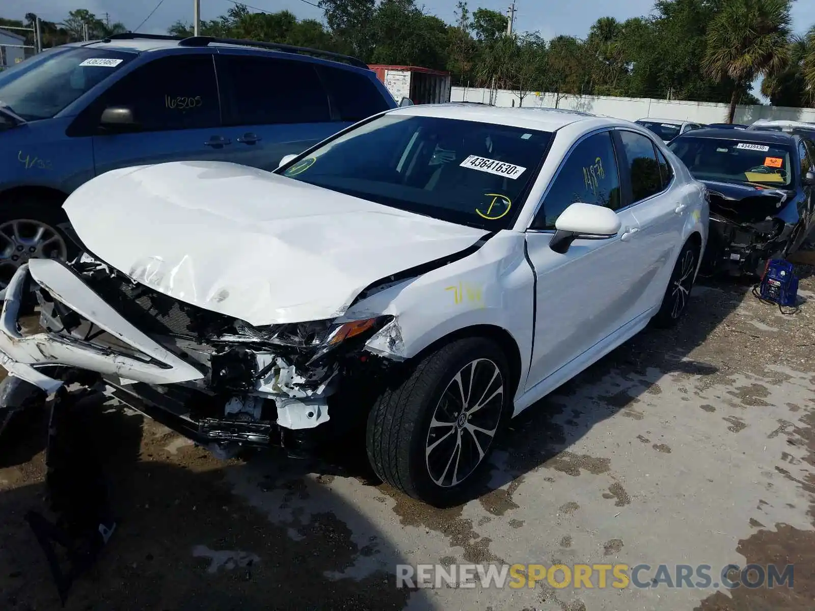 2 Photograph of a damaged car 4T1B11HK9KU209407 TOYOTA CAMRY 2019