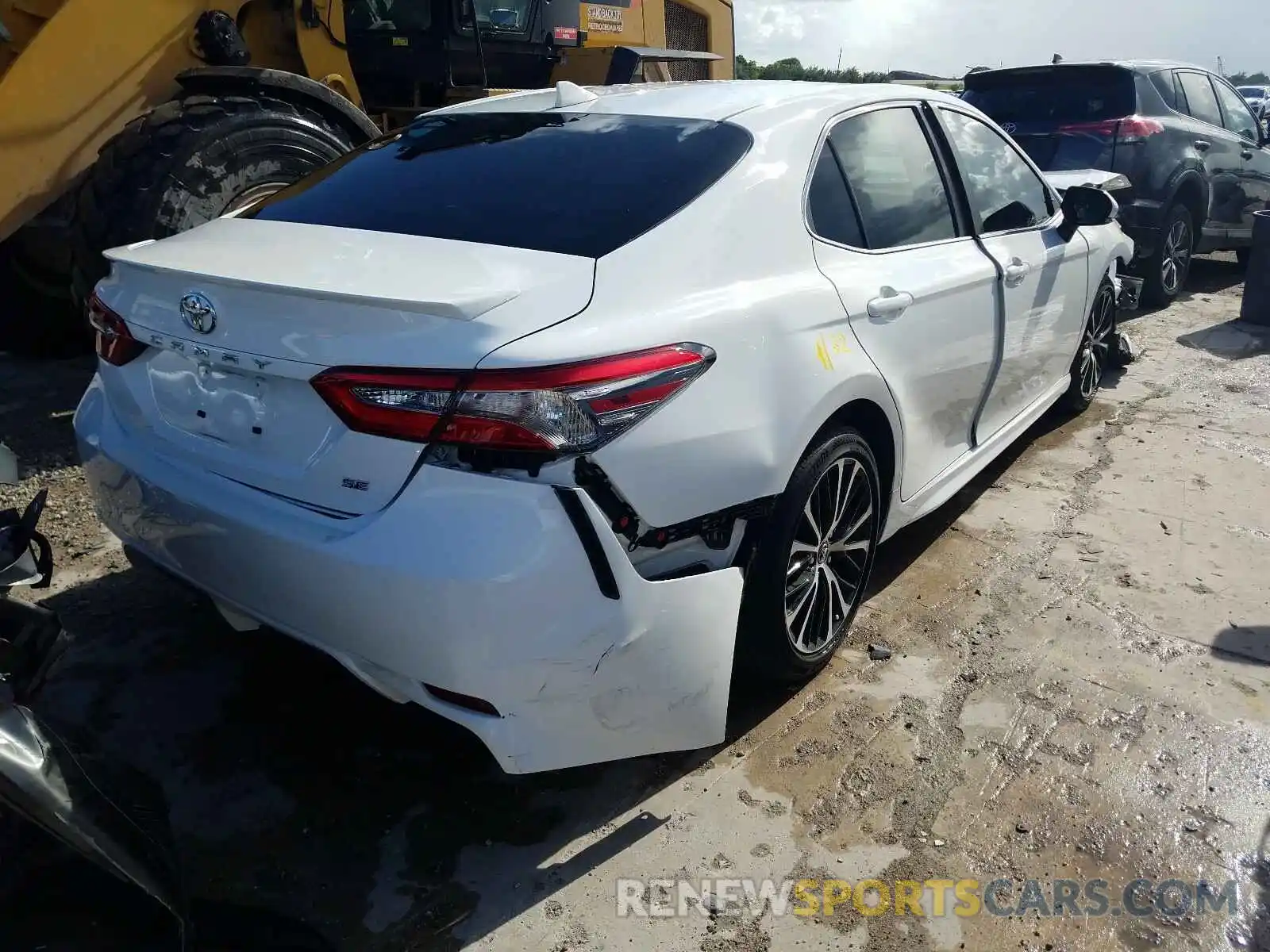 4 Фотография поврежденного автомобиля 4T1B11HK9KU209407 TOYOTA CAMRY 2019