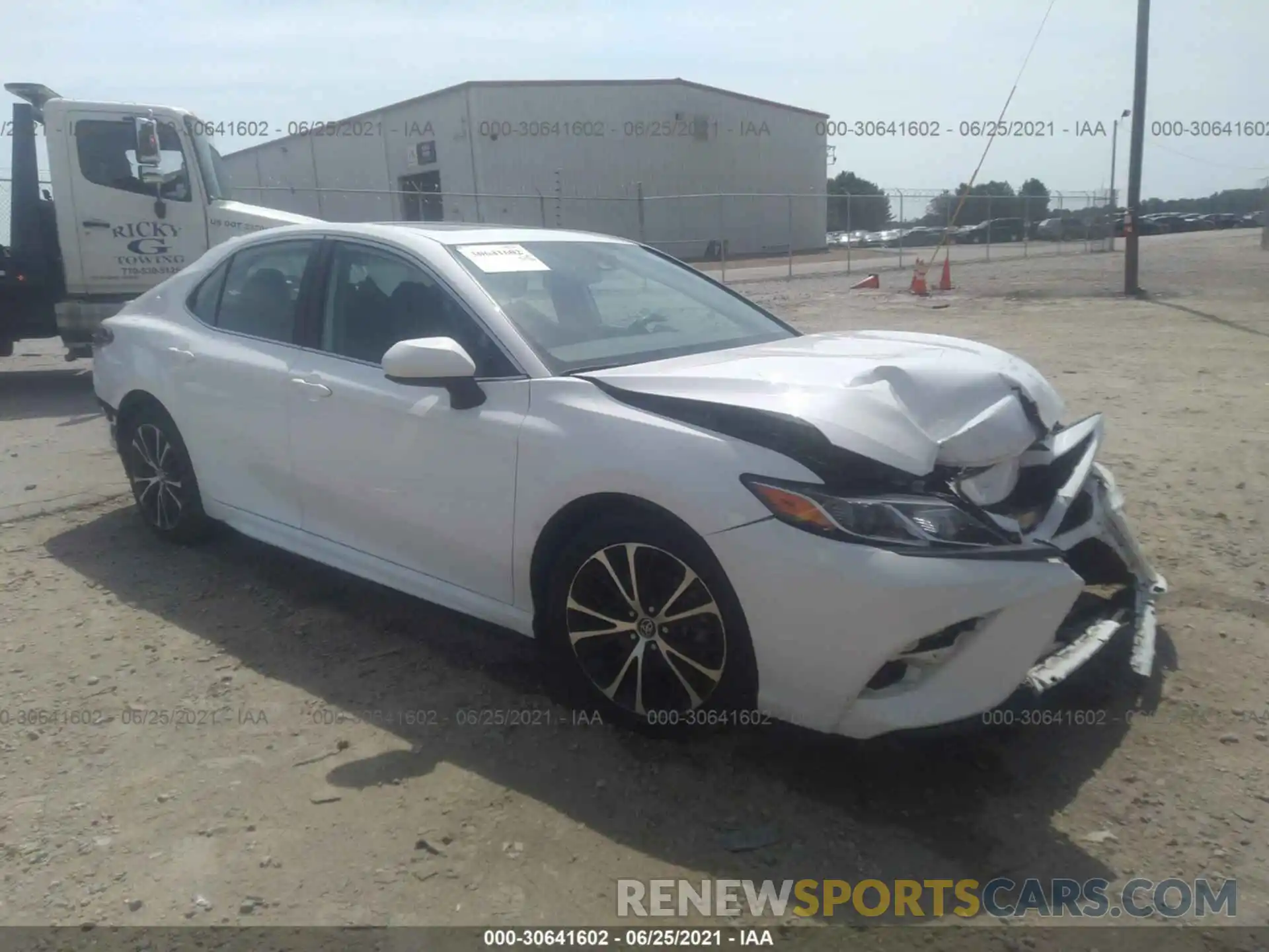 1 Photograph of a damaged car 4T1B11HK9KU209584 TOYOTA CAMRY 2019