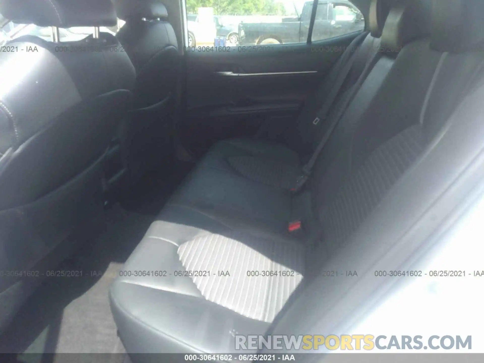 8 Photograph of a damaged car 4T1B11HK9KU209584 TOYOTA CAMRY 2019