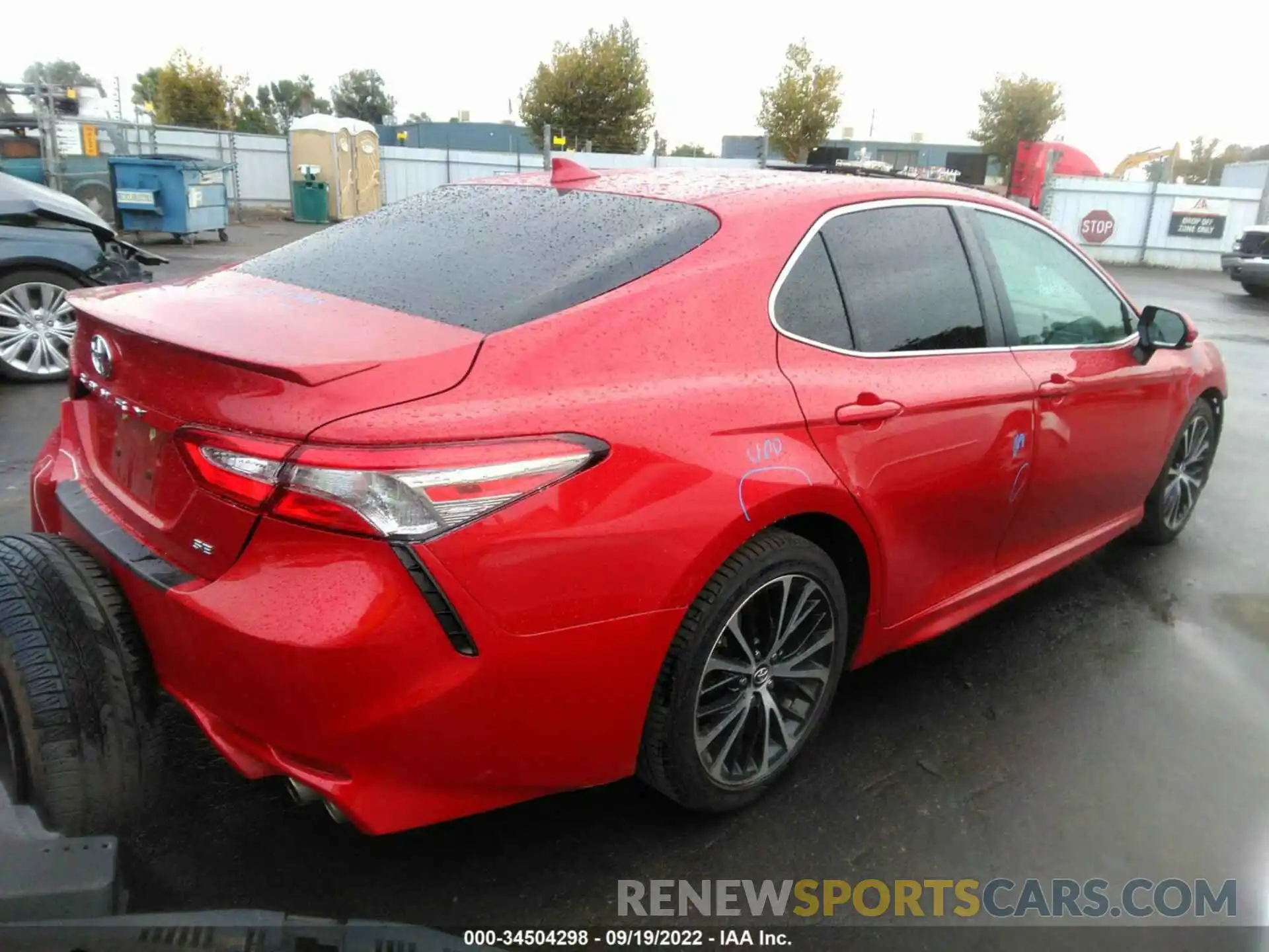 4 Photograph of a damaged car 4T1B11HK9KU216101 TOYOTA CAMRY 2019