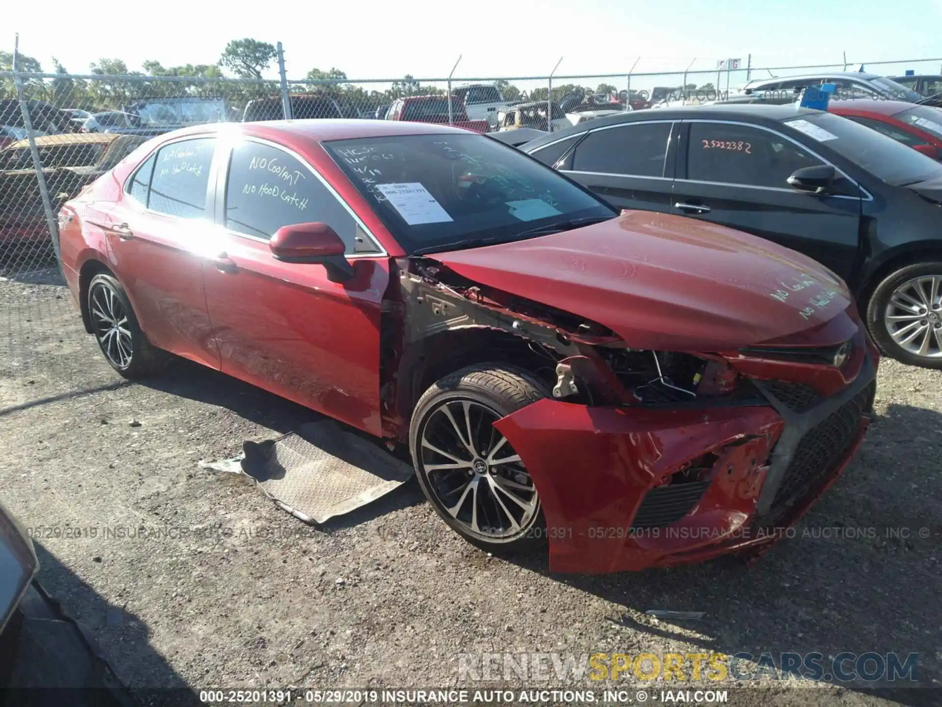 1 Photograph of a damaged car 4T1B11HK9KU216566 TOYOTA CAMRY 2019