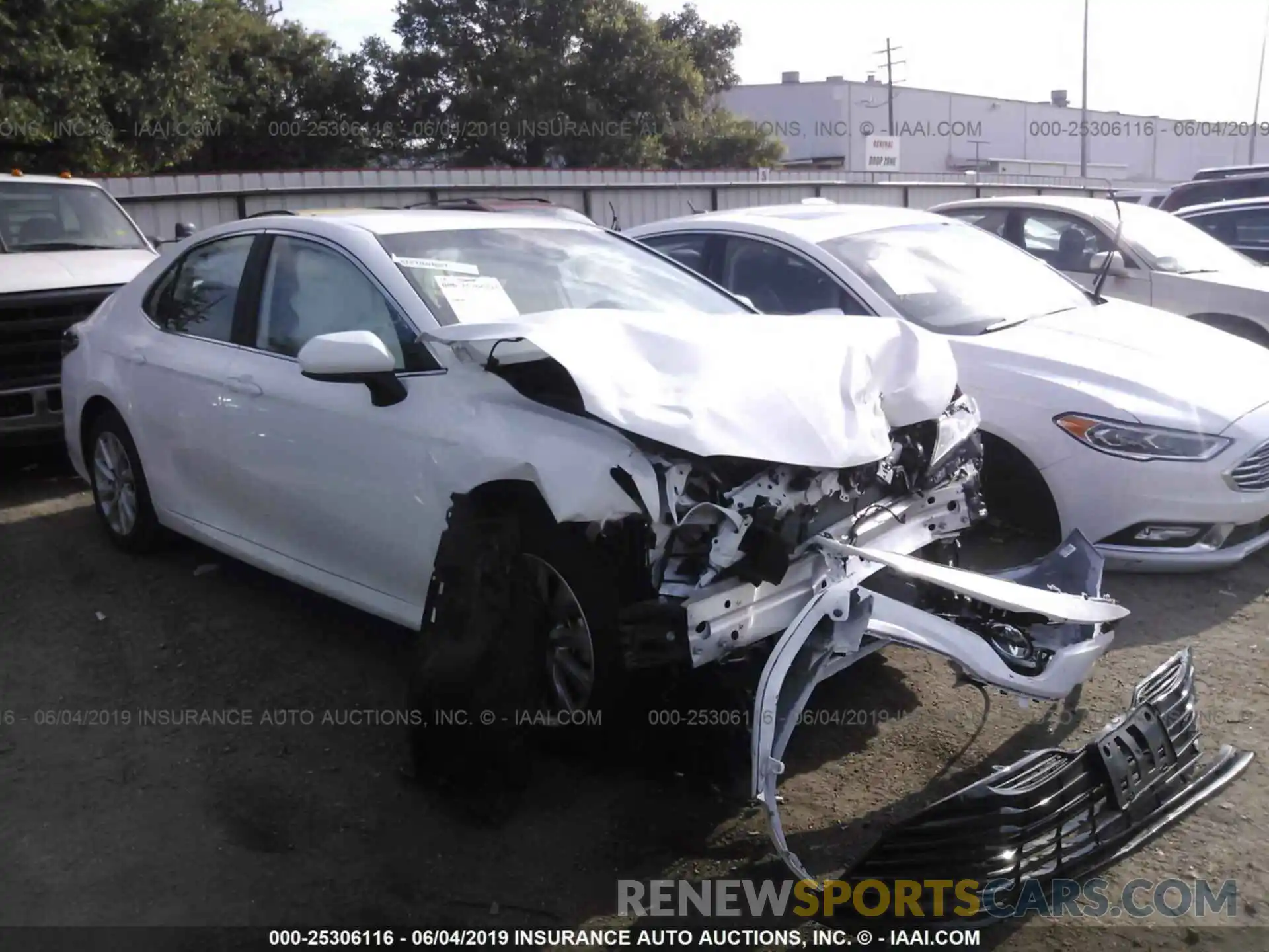 1 Photograph of a damaged car 4T1B11HK9KU216924 TOYOTA CAMRY 2019