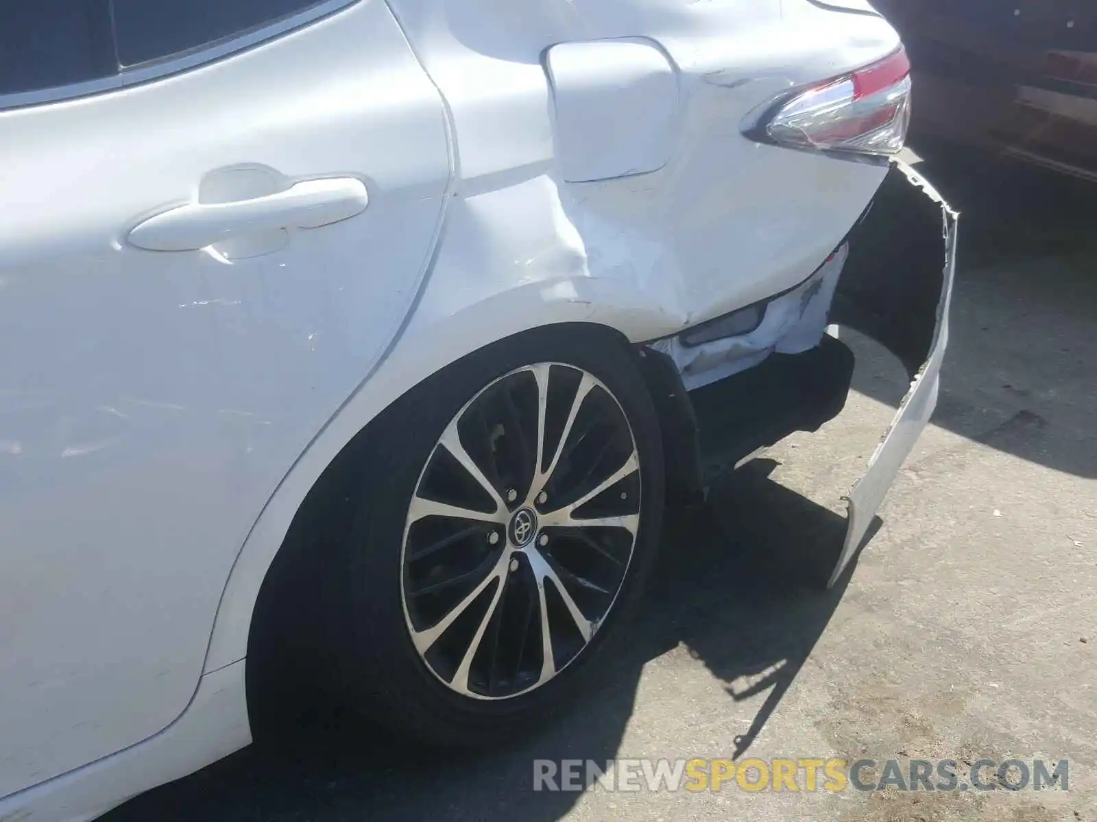 9 Photograph of a damaged car 4T1B11HK9KU220777 TOYOTA CAMRY 2019