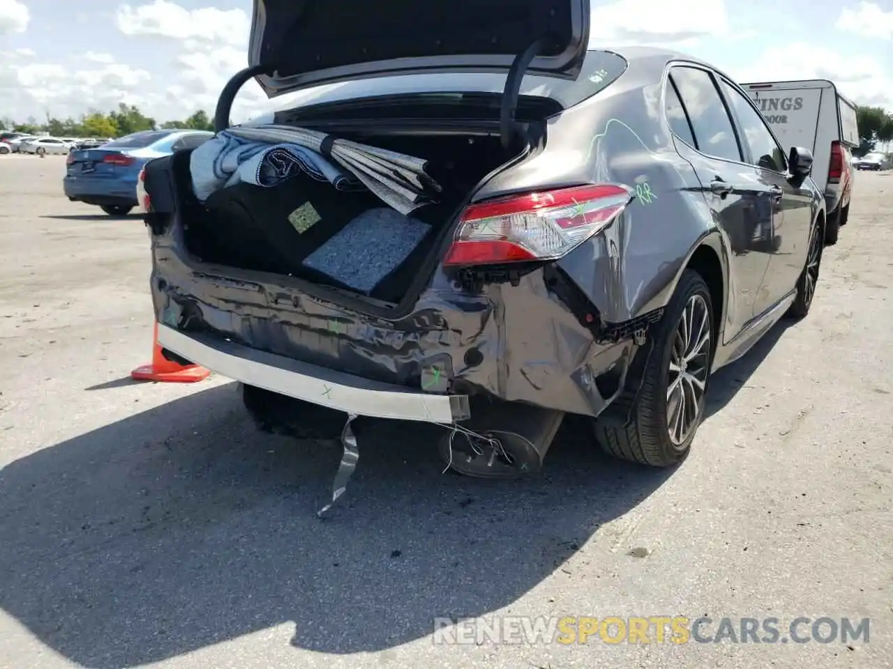 9 Photograph of a damaged car 4T1B11HK9KU220827 TOYOTA CAMRY 2019