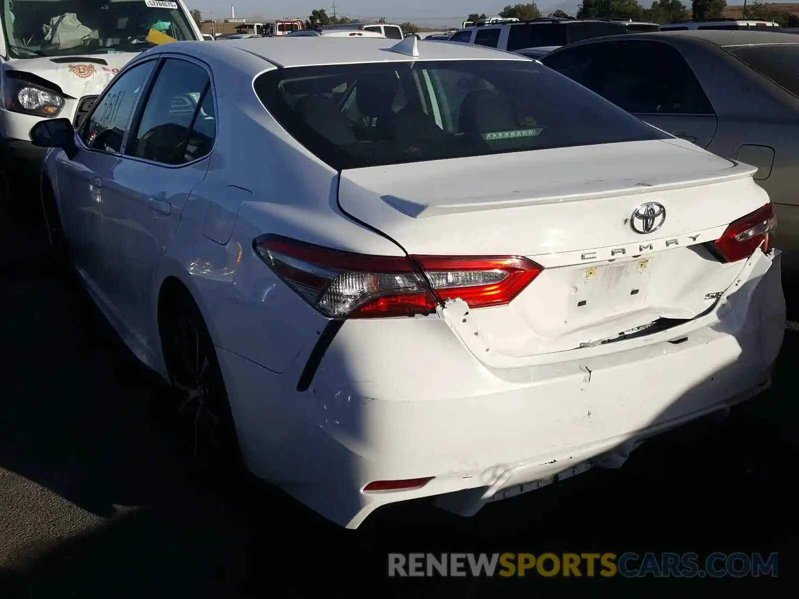 3 Photograph of a damaged car 4T1B11HK9KU222111 TOYOTA CAMRY 2019