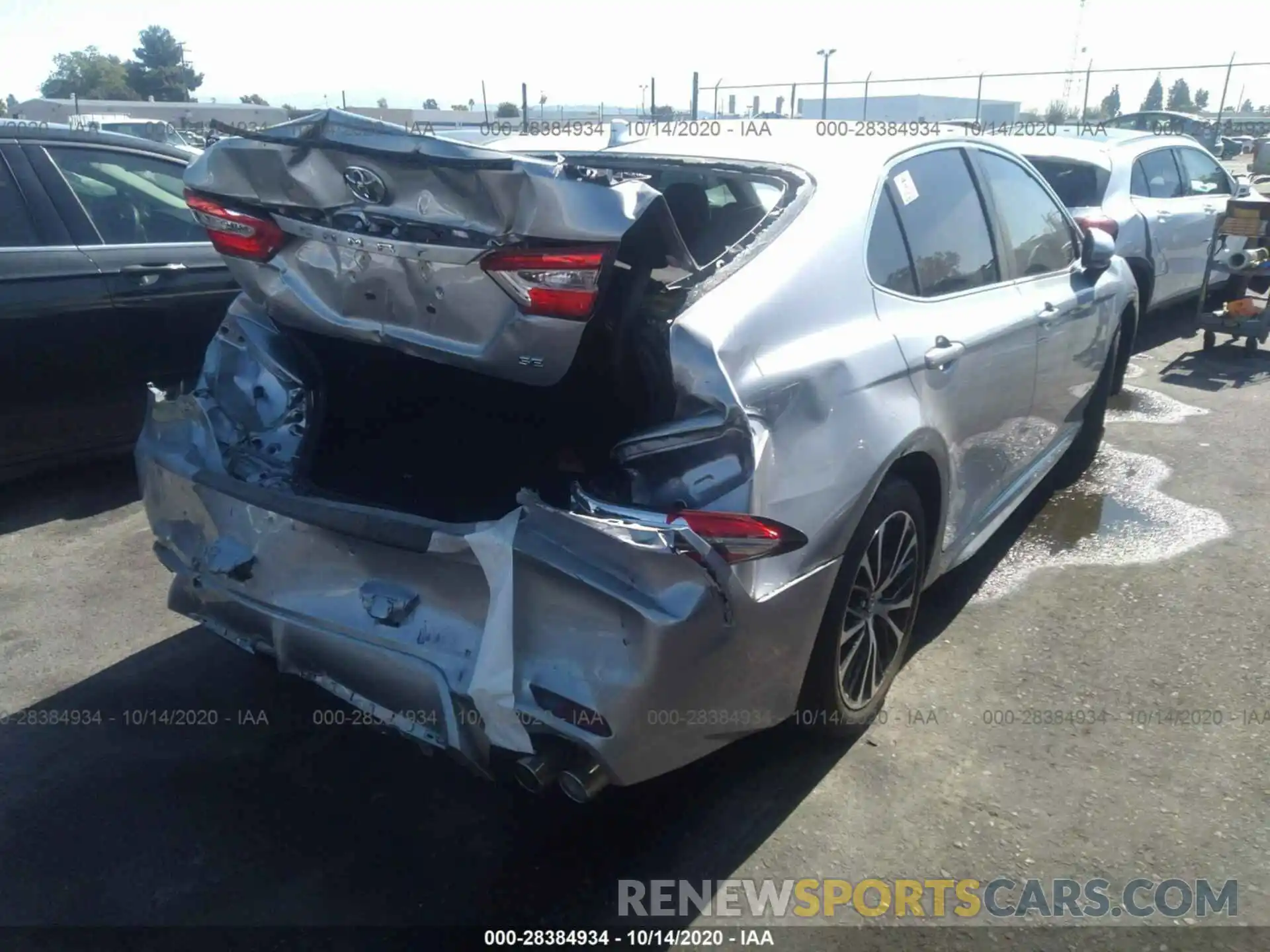 4 Photograph of a damaged car 4T1B11HK9KU223923 TOYOTA CAMRY 2019