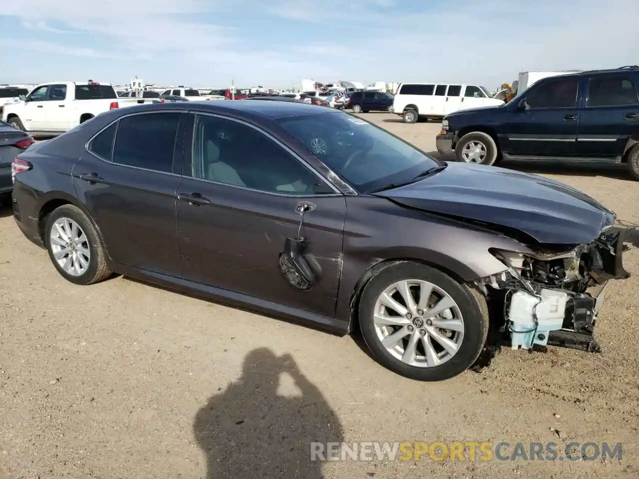 4 Photograph of a damaged car 4T1B11HK9KU225218 TOYOTA CAMRY 2019