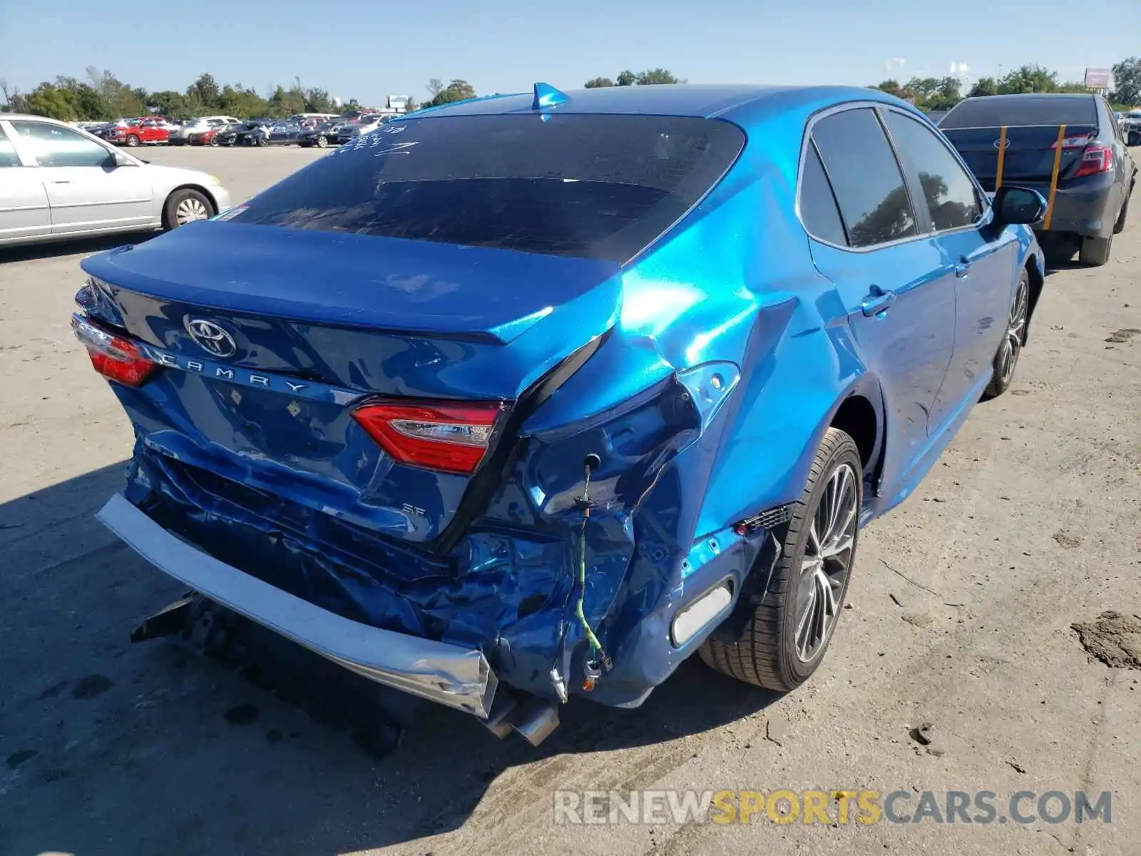 4 Фотография поврежденного автомобиля 4T1B11HK9KU226630 TOYOTA CAMRY 2019