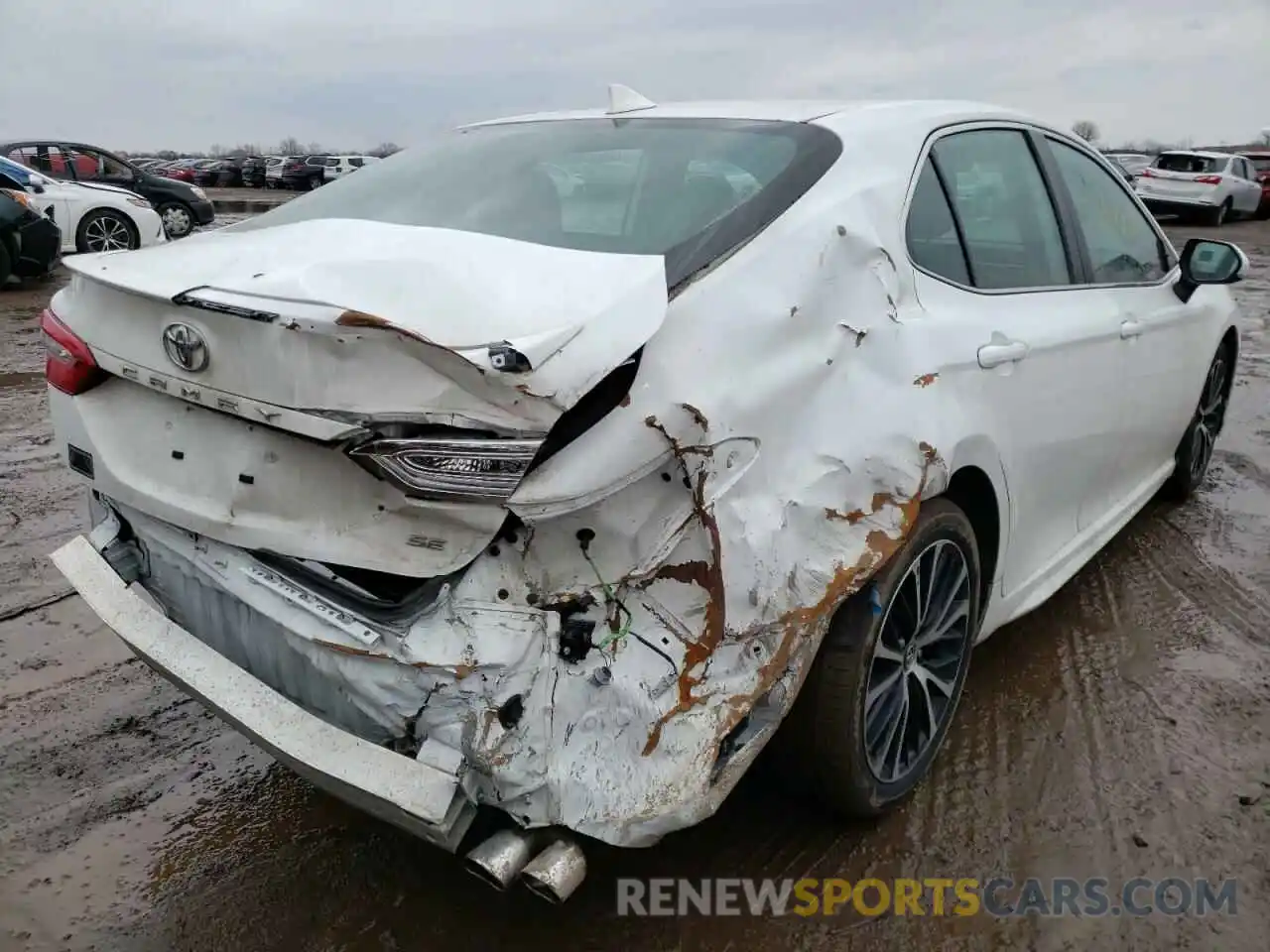 4 Photograph of a damaged car 4T1B11HK9KU227776 TOYOTA CAMRY 2019