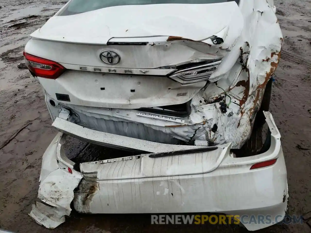 9 Photograph of a damaged car 4T1B11HK9KU227776 TOYOTA CAMRY 2019