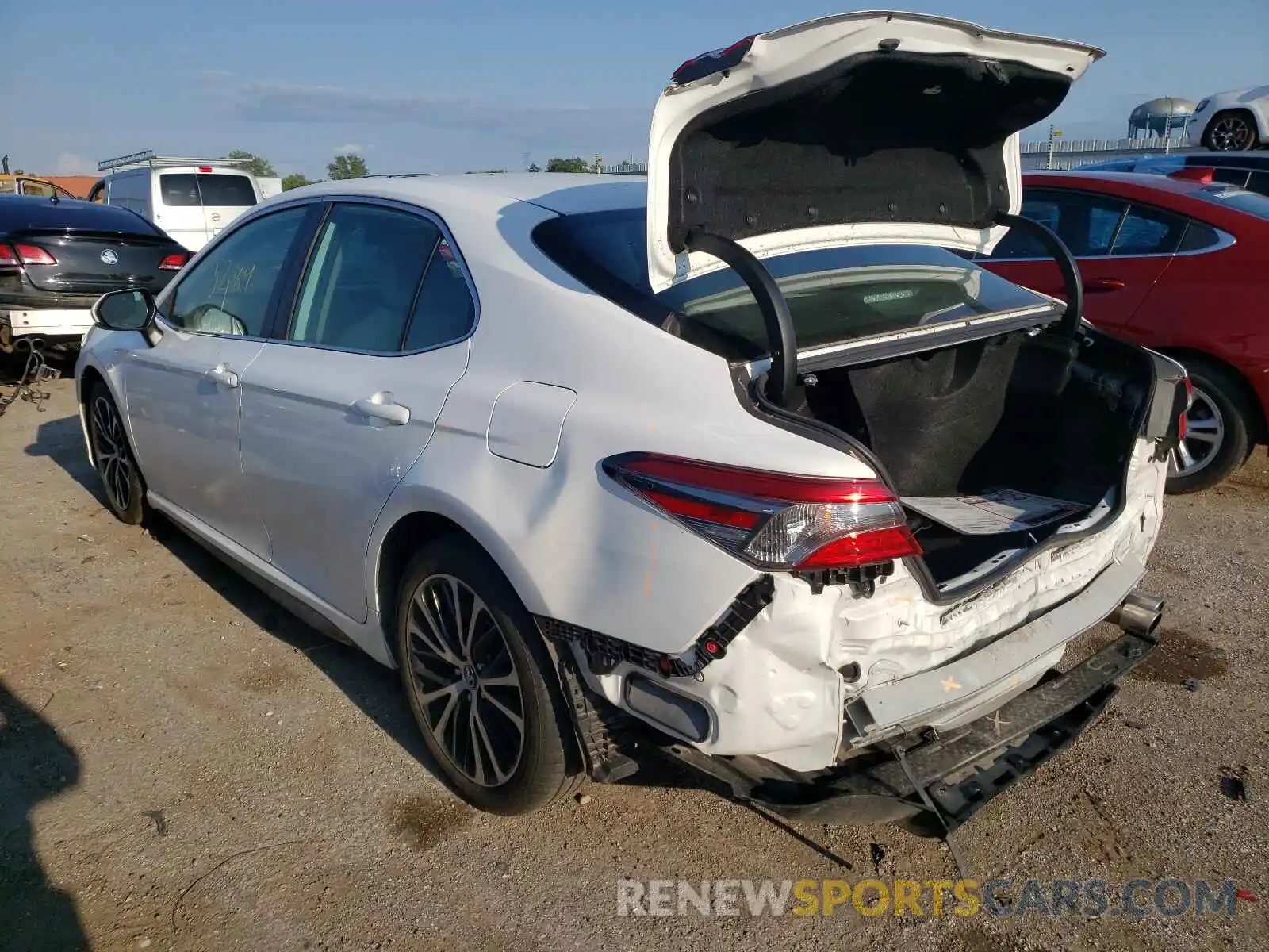 3 Photograph of a damaged car 4T1B11HK9KU228331 TOYOTA CAMRY 2019