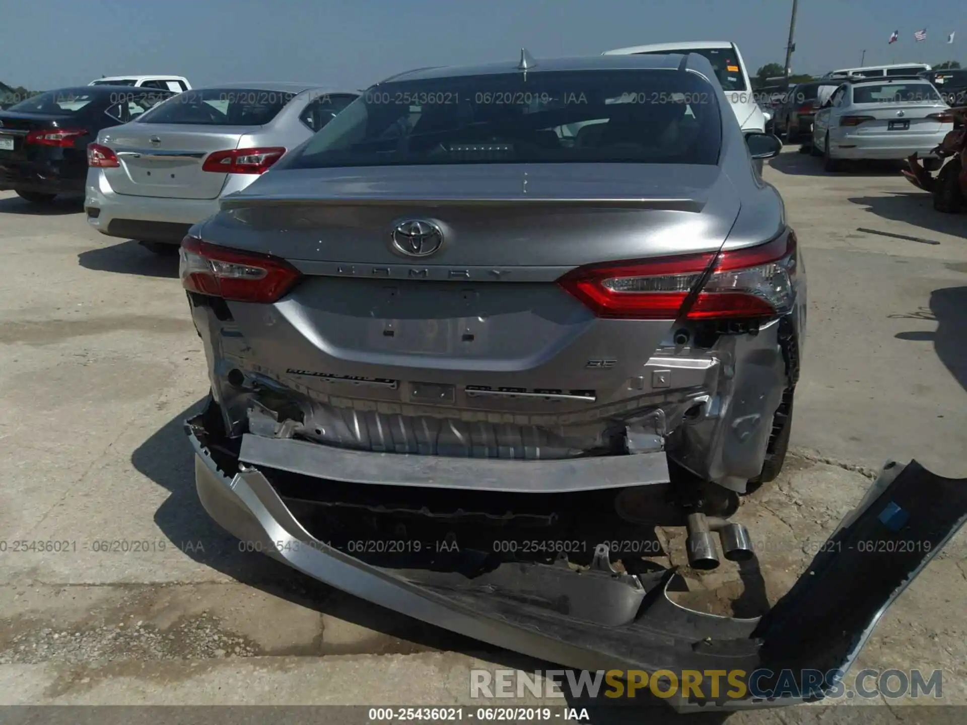 6 Photograph of a damaged car 4T1B11HK9KU228829 TOYOTA CAMRY 2019