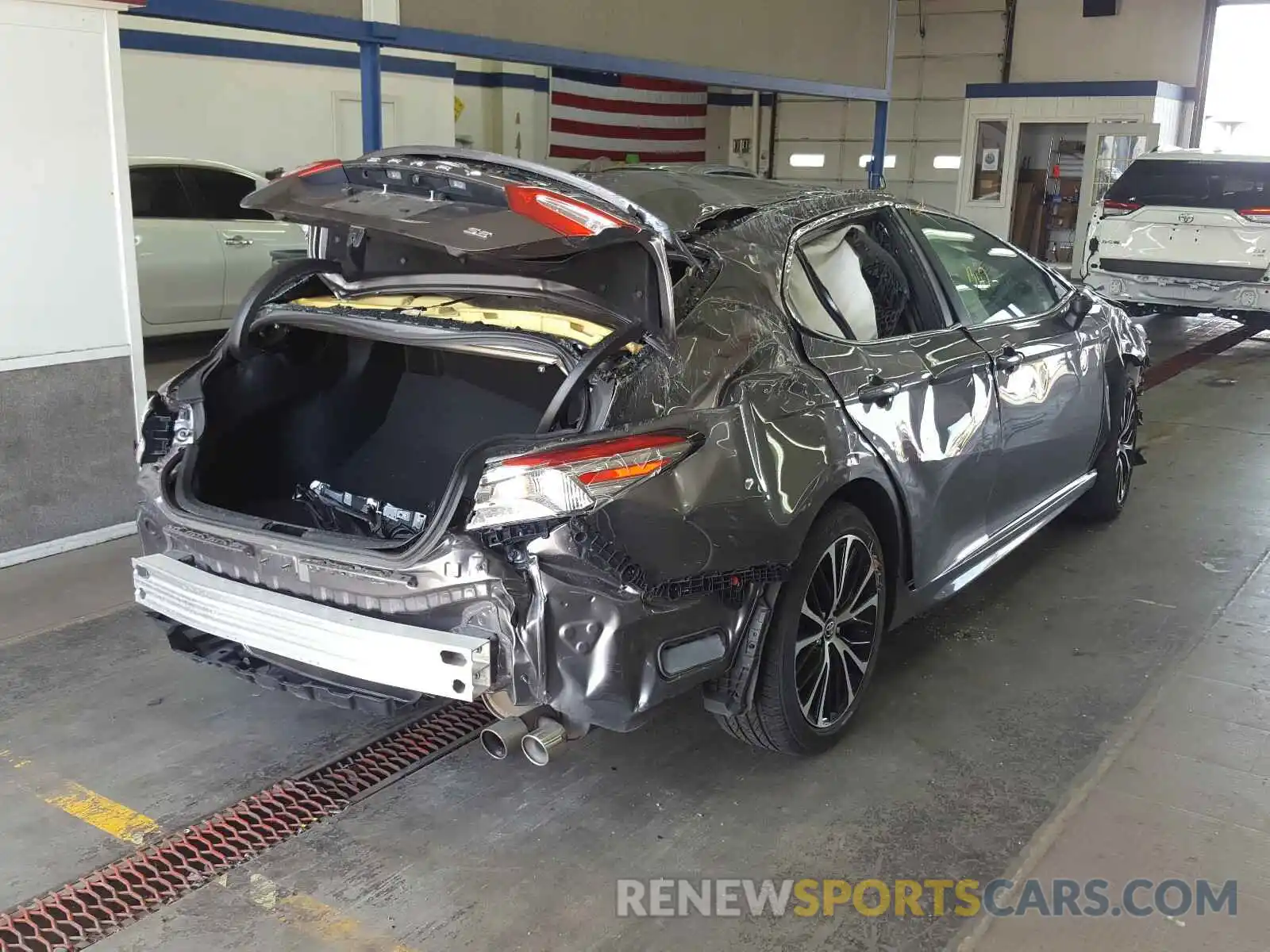 4 Photograph of a damaged car 4T1B11HK9KU229446 TOYOTA CAMRY 2019