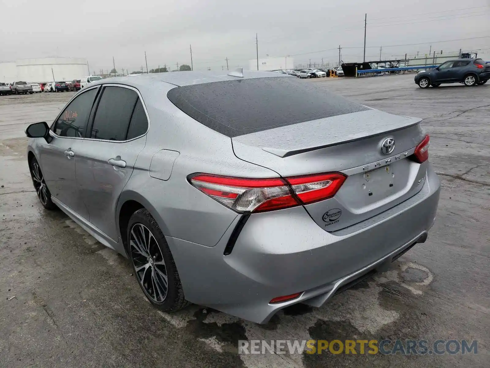 3 Photograph of a damaged car 4T1B11HK9KU230483 TOYOTA CAMRY 2019