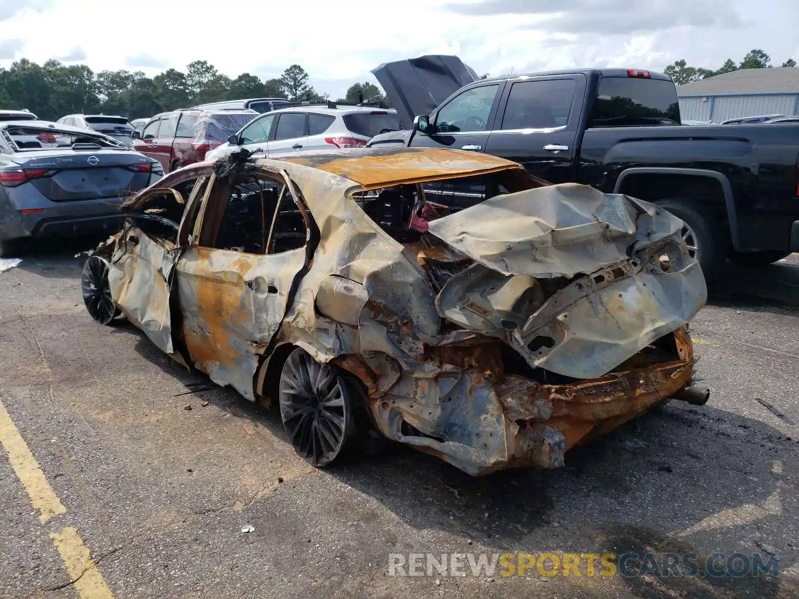 3 Photograph of a damaged car 4T1B11HK9KU230984 TOYOTA CAMRY 2019