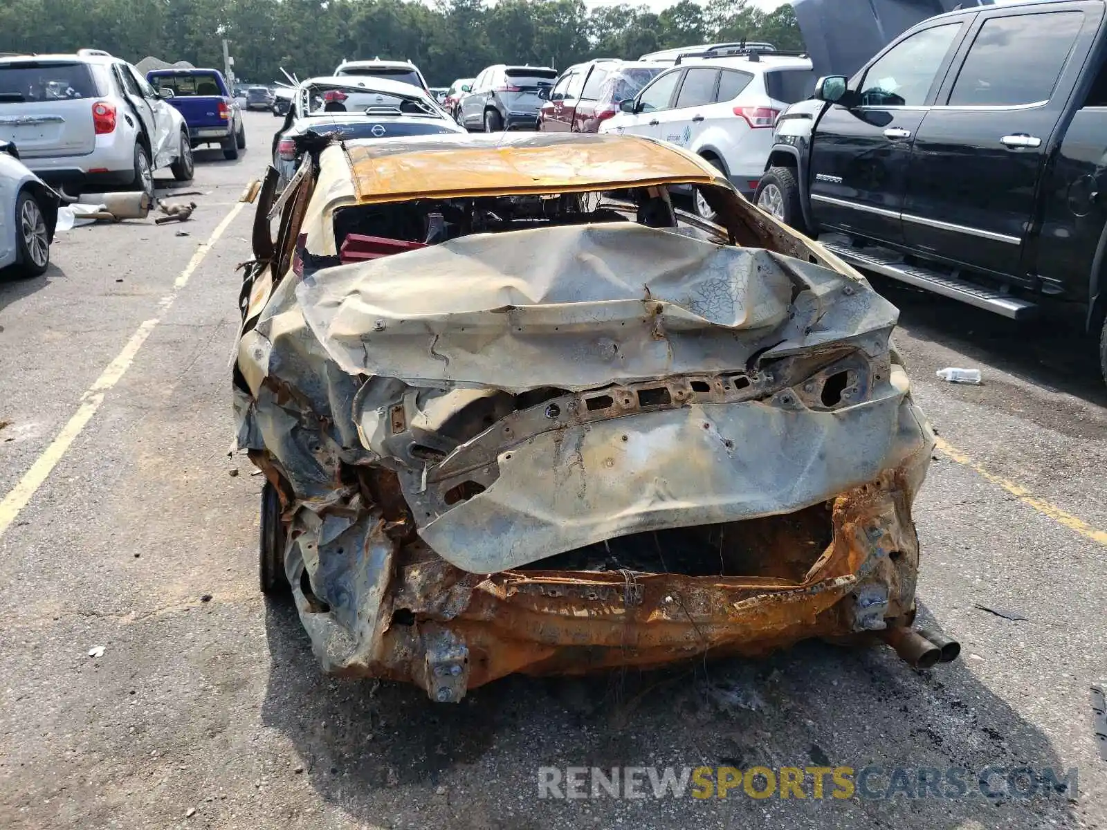 9 Photograph of a damaged car 4T1B11HK9KU230984 TOYOTA CAMRY 2019