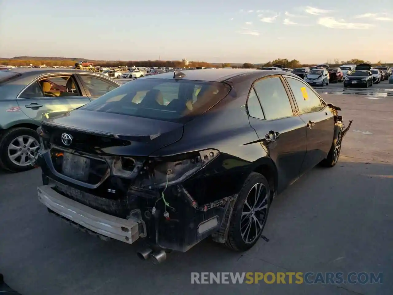 4 Photograph of a damaged car 4T1B11HK9KU231133 TOYOTA CAMRY 2019