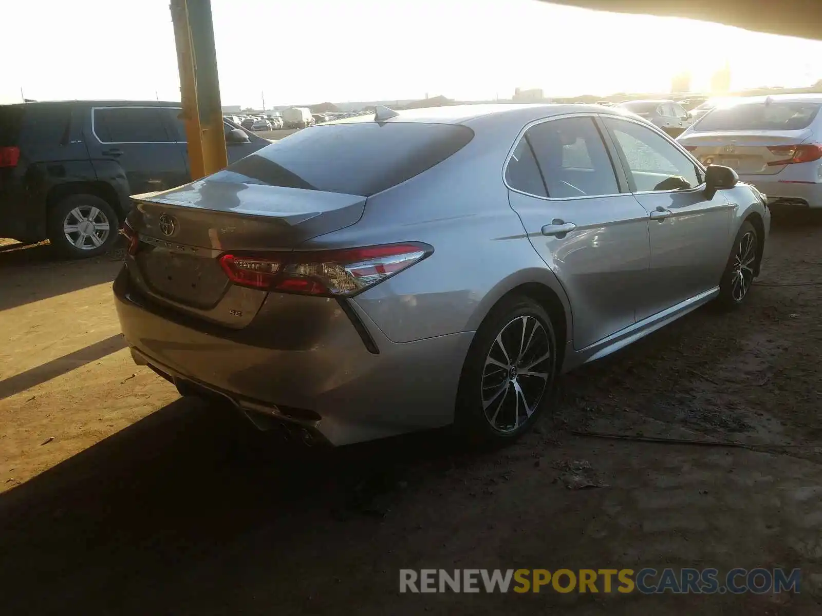 4 Photograph of a damaged car 4T1B11HK9KU231553 TOYOTA CAMRY 2019