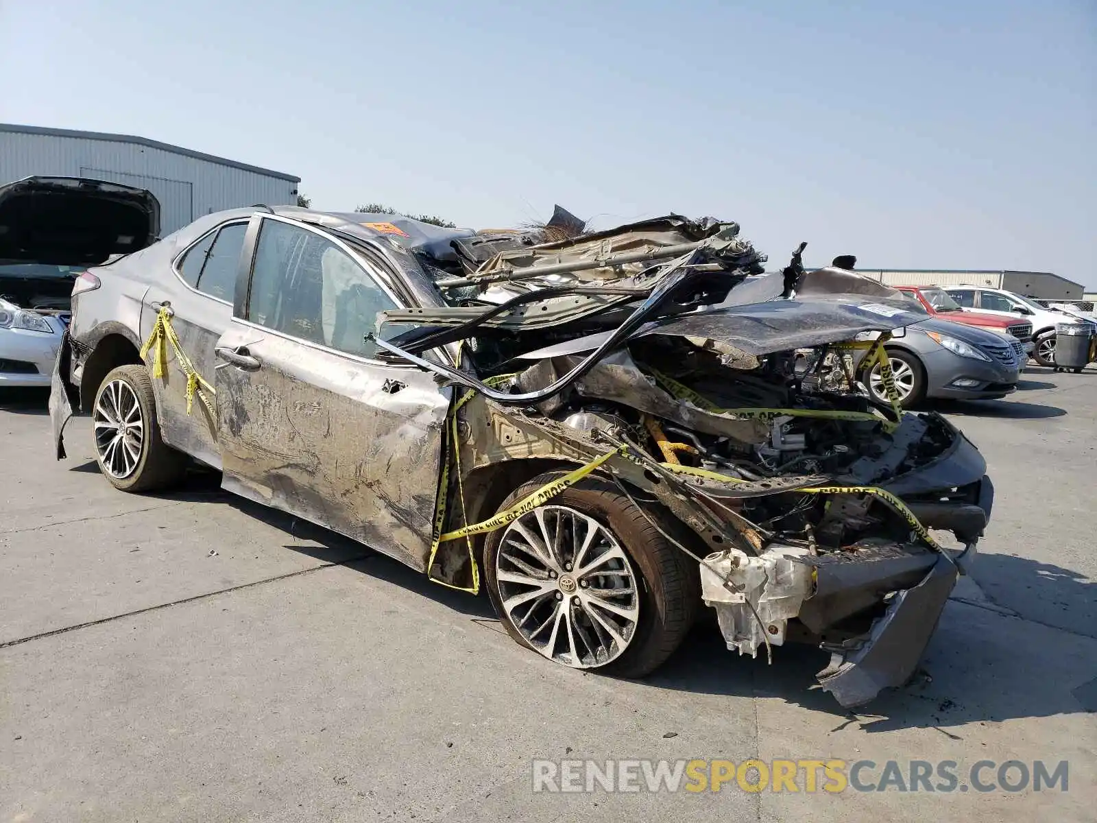 1 Photograph of a damaged car 4T1B11HK9KU235411 TOYOTA CAMRY 2019