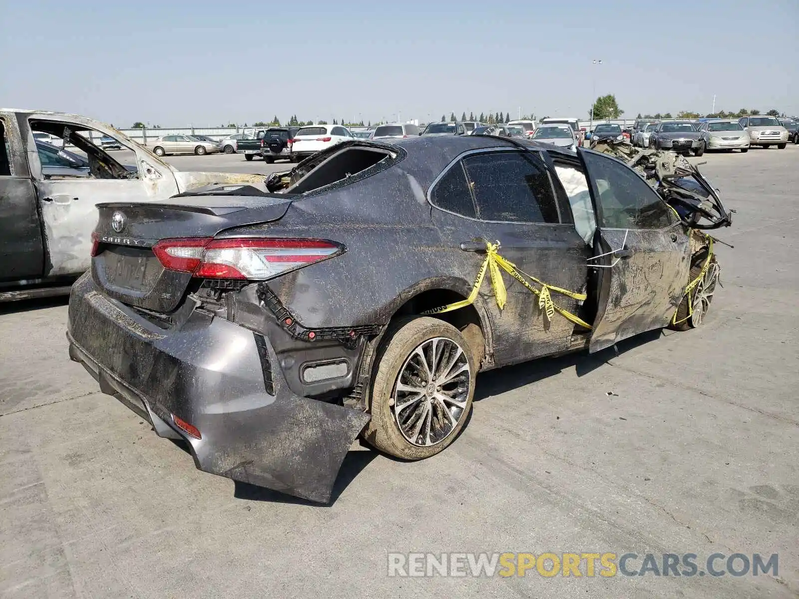 4 Photograph of a damaged car 4T1B11HK9KU235411 TOYOTA CAMRY 2019