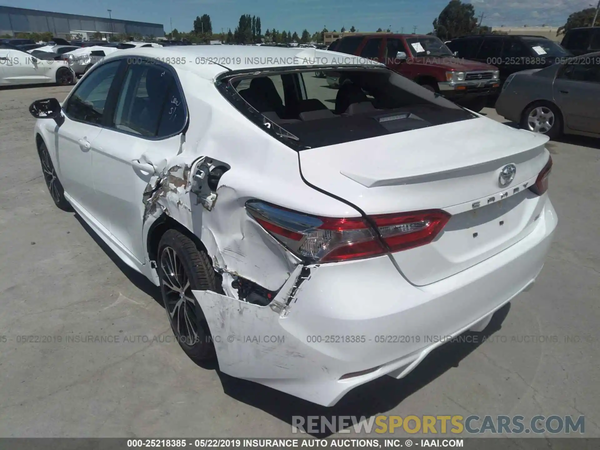 3 Photograph of a damaged car 4T1B11HK9KU238857 TOYOTA CAMRY 2019