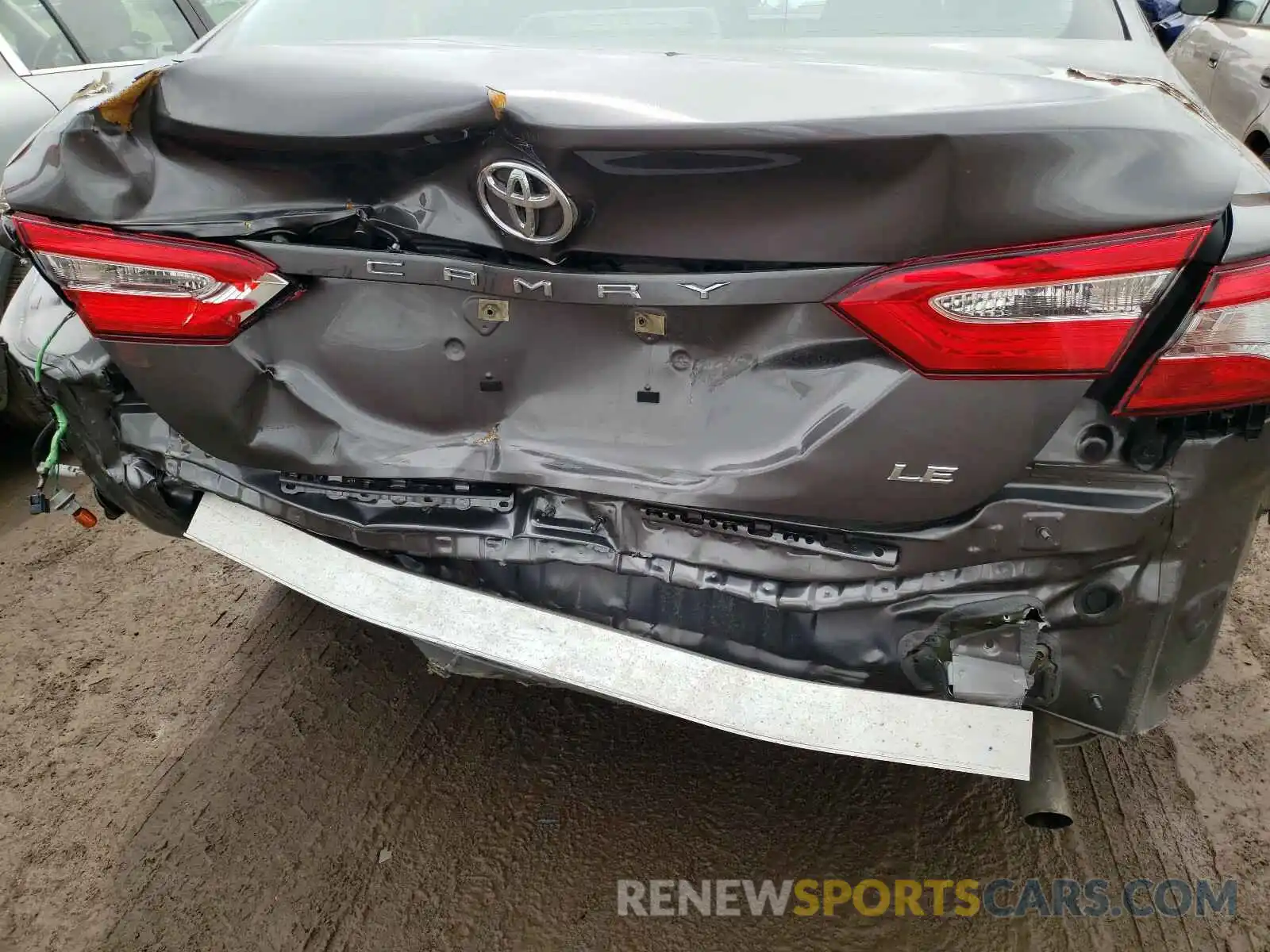 9 Photograph of a damaged car 4T1B11HK9KU239345 TOYOTA CAMRY 2019