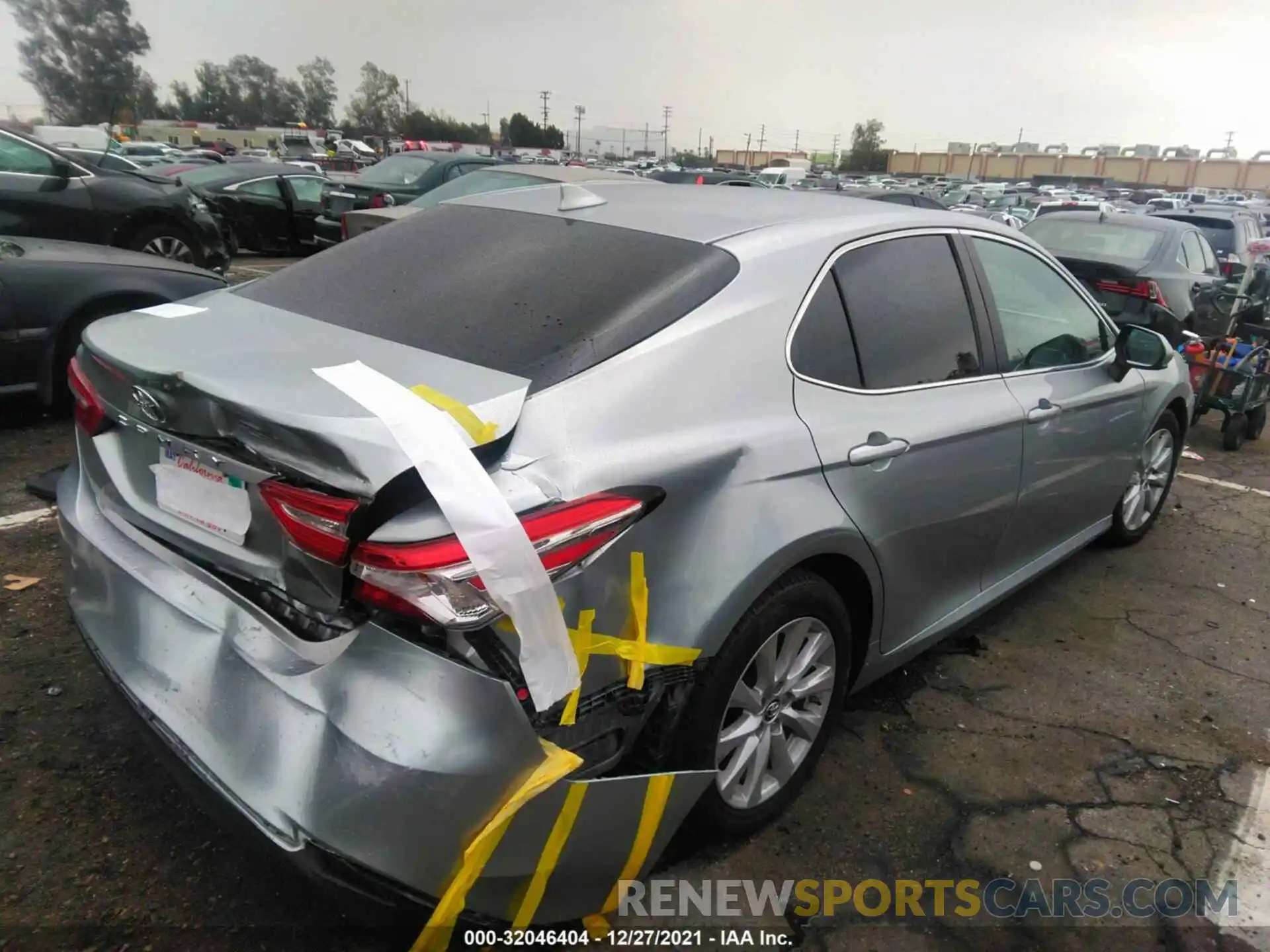 4 Photograph of a damaged car 4T1B11HK9KU240091 TOYOTA CAMRY 2019