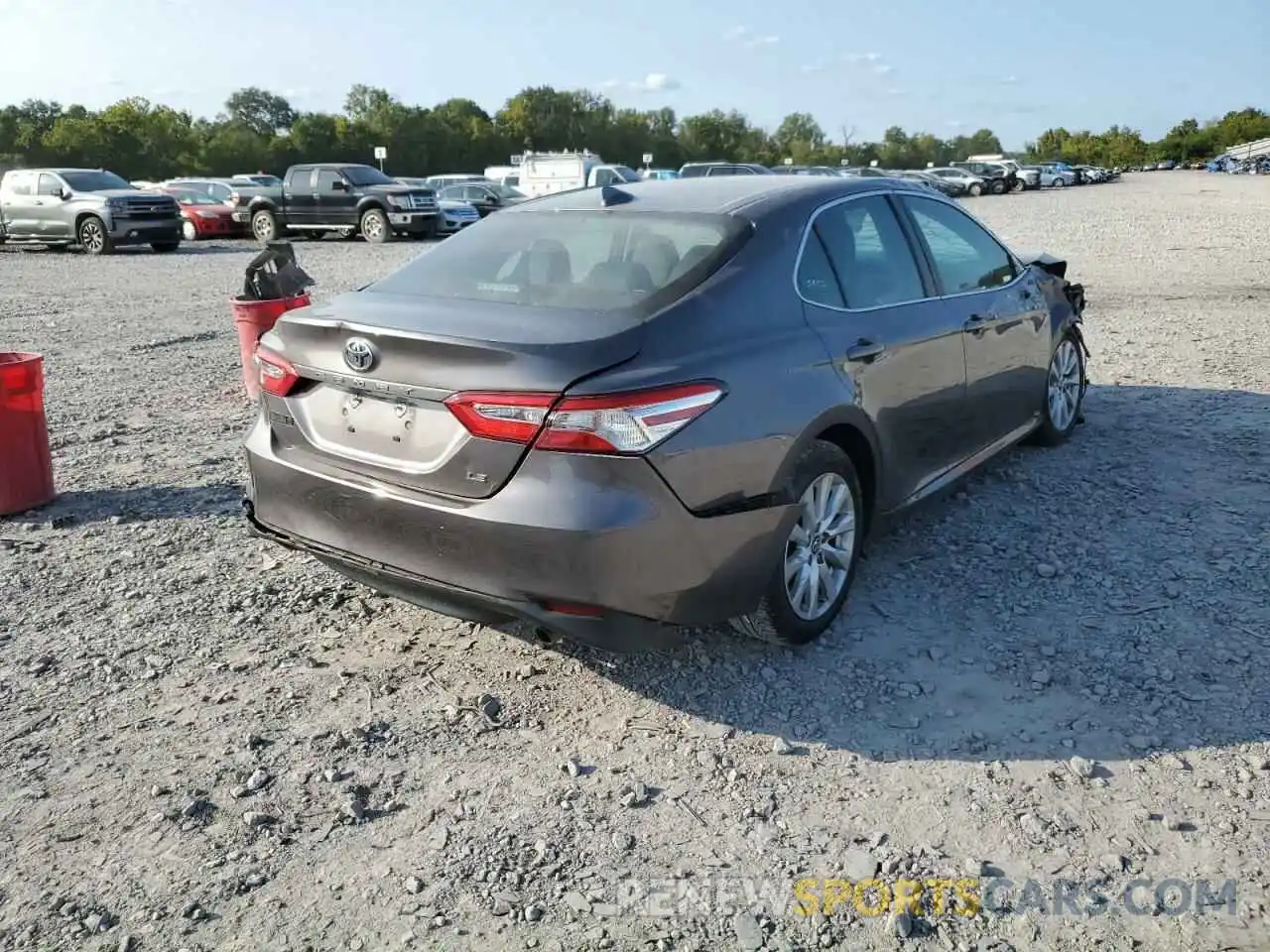 4 Фотография поврежденного автомобиля 4T1B11HK9KU240284 TOYOTA CAMRY 2019