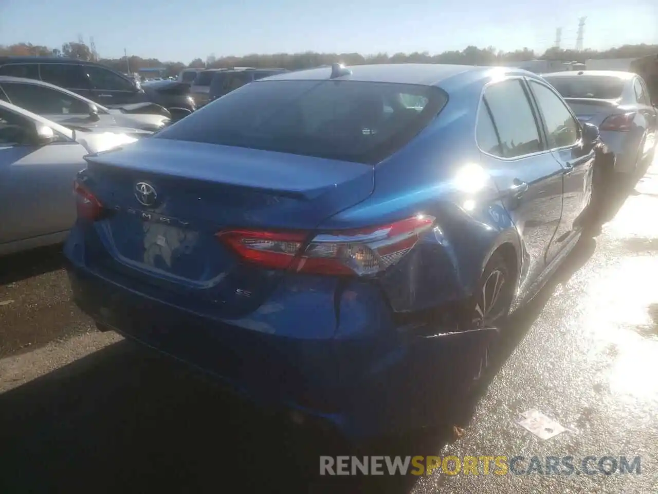 4 Photograph of a damaged car 4T1B11HK9KU240950 TOYOTA CAMRY 2019