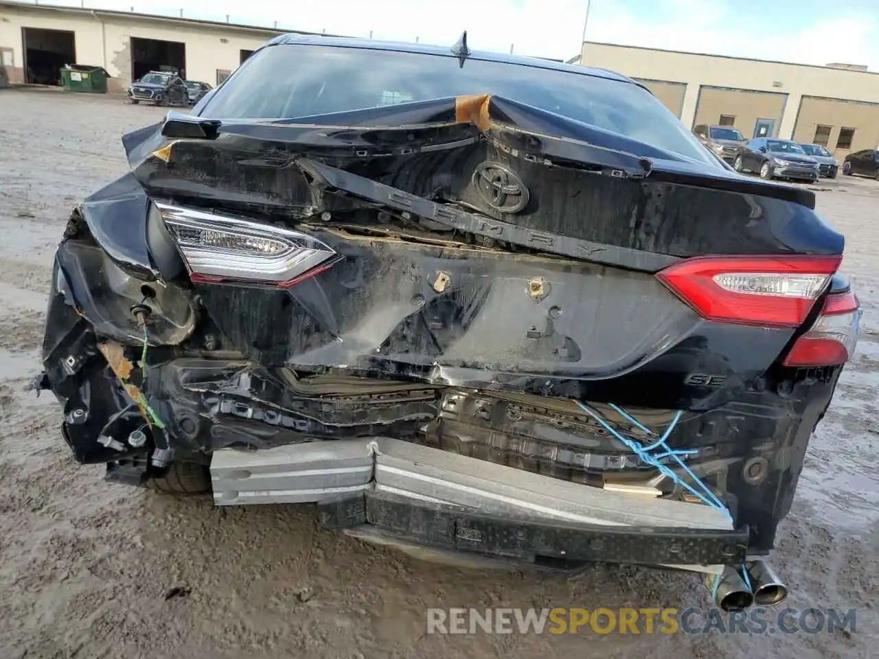 6 Photograph of a damaged car 4T1B11HK9KU241225 TOYOTA CAMRY 2019