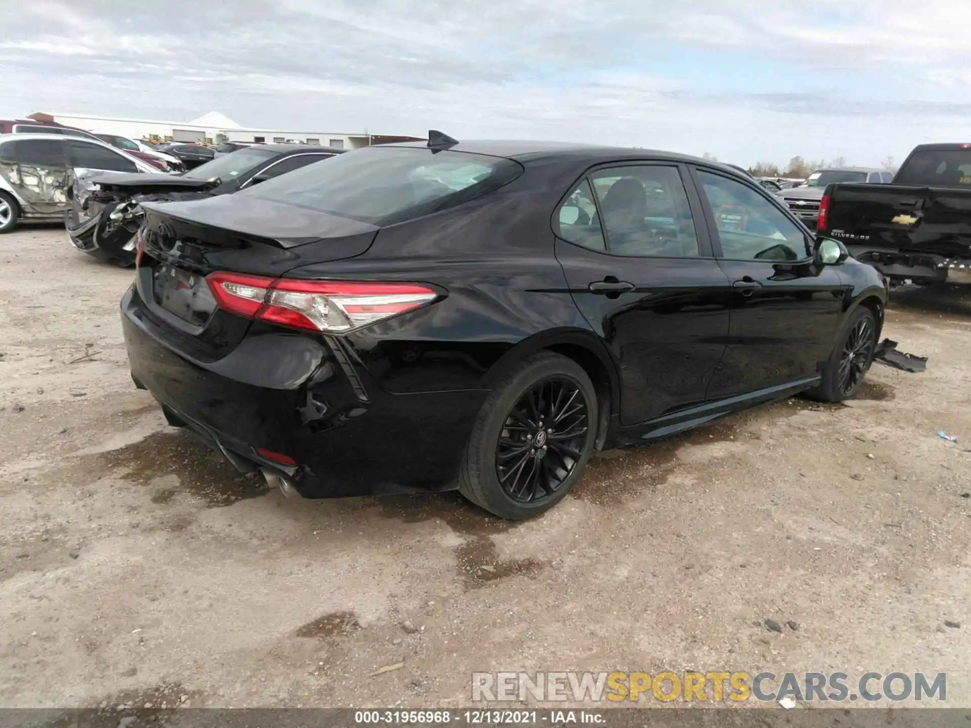 4 Photograph of a damaged car 4T1B11HK9KU242276 TOYOTA CAMRY 2019